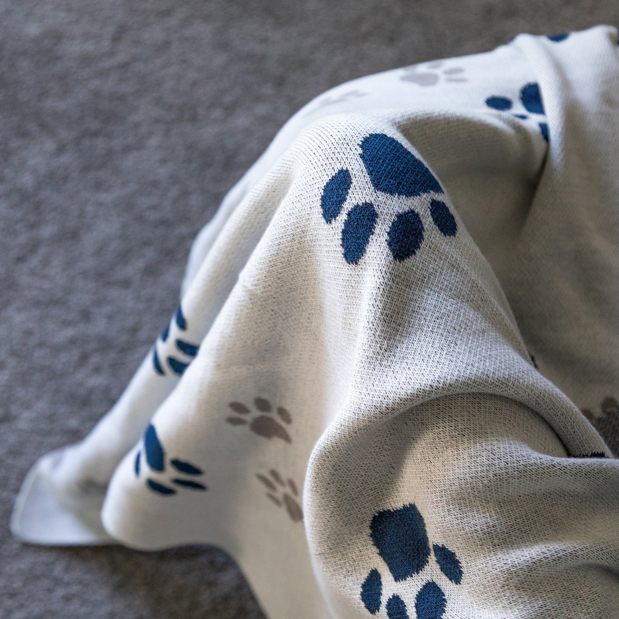 Paw Print Cotton Knit Throw - Image 8