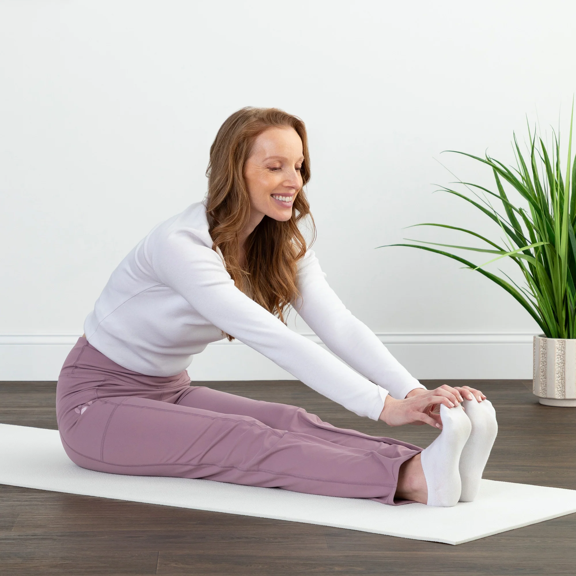 Paw Print Crossover Waist Yoga Pants with Pockets - Image 5