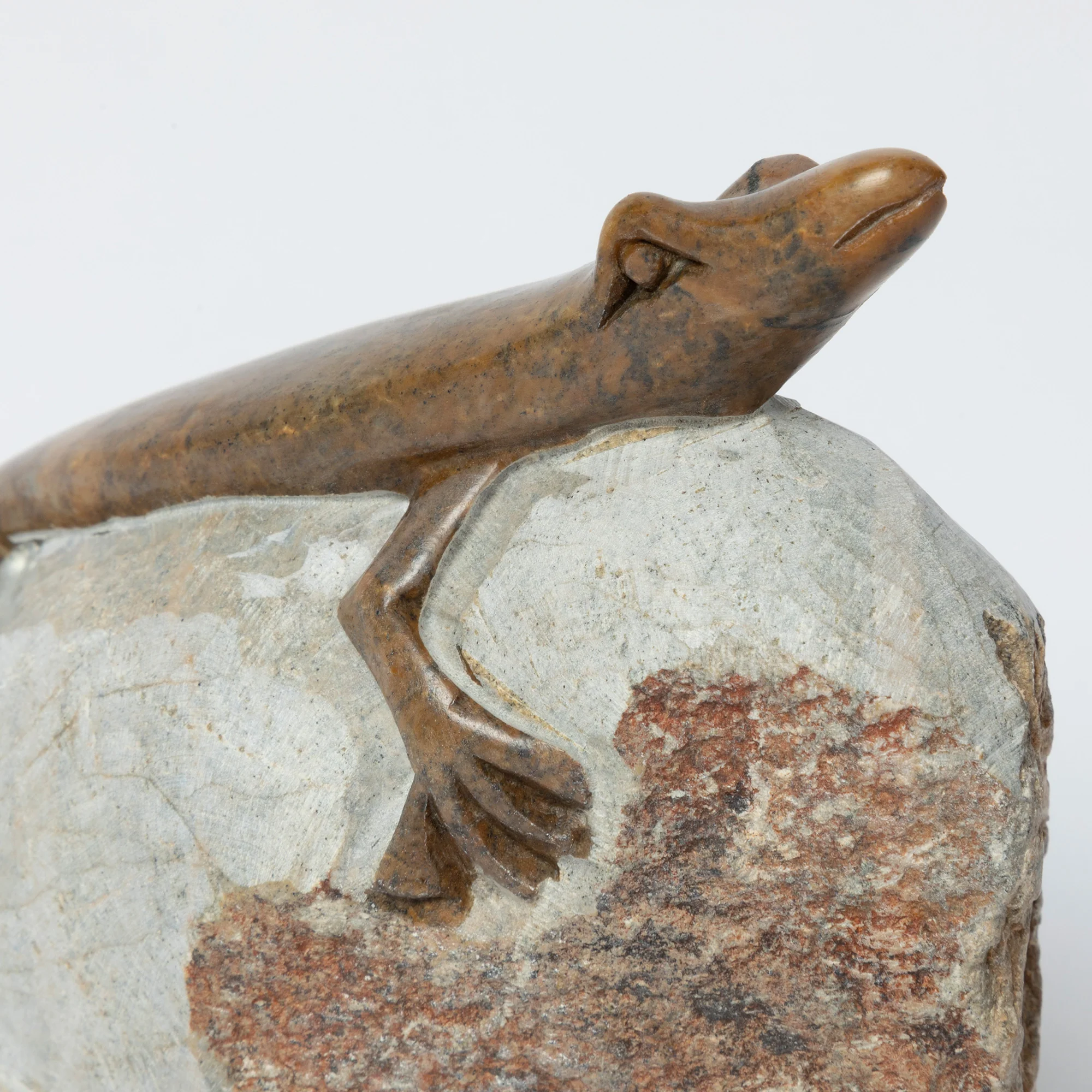 Hand-Carved Lizard on Serpentine Stone Figurine - Image 17