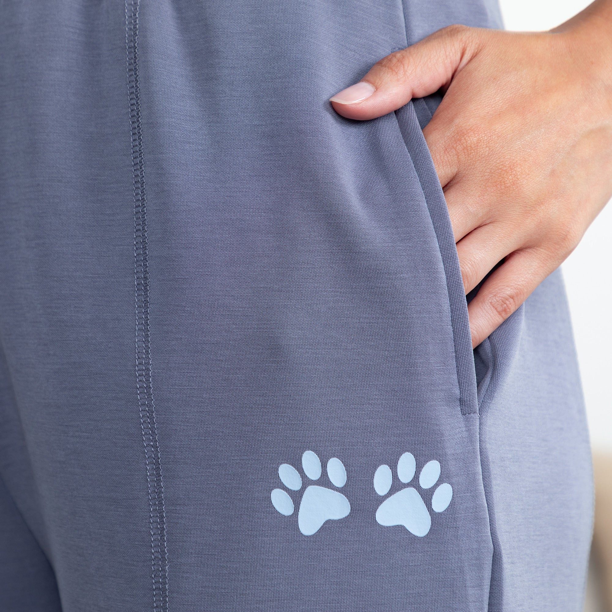 Paw Print Ultra Soft Modal Wrinkle Resistant Shorts with Pockets - Image 2