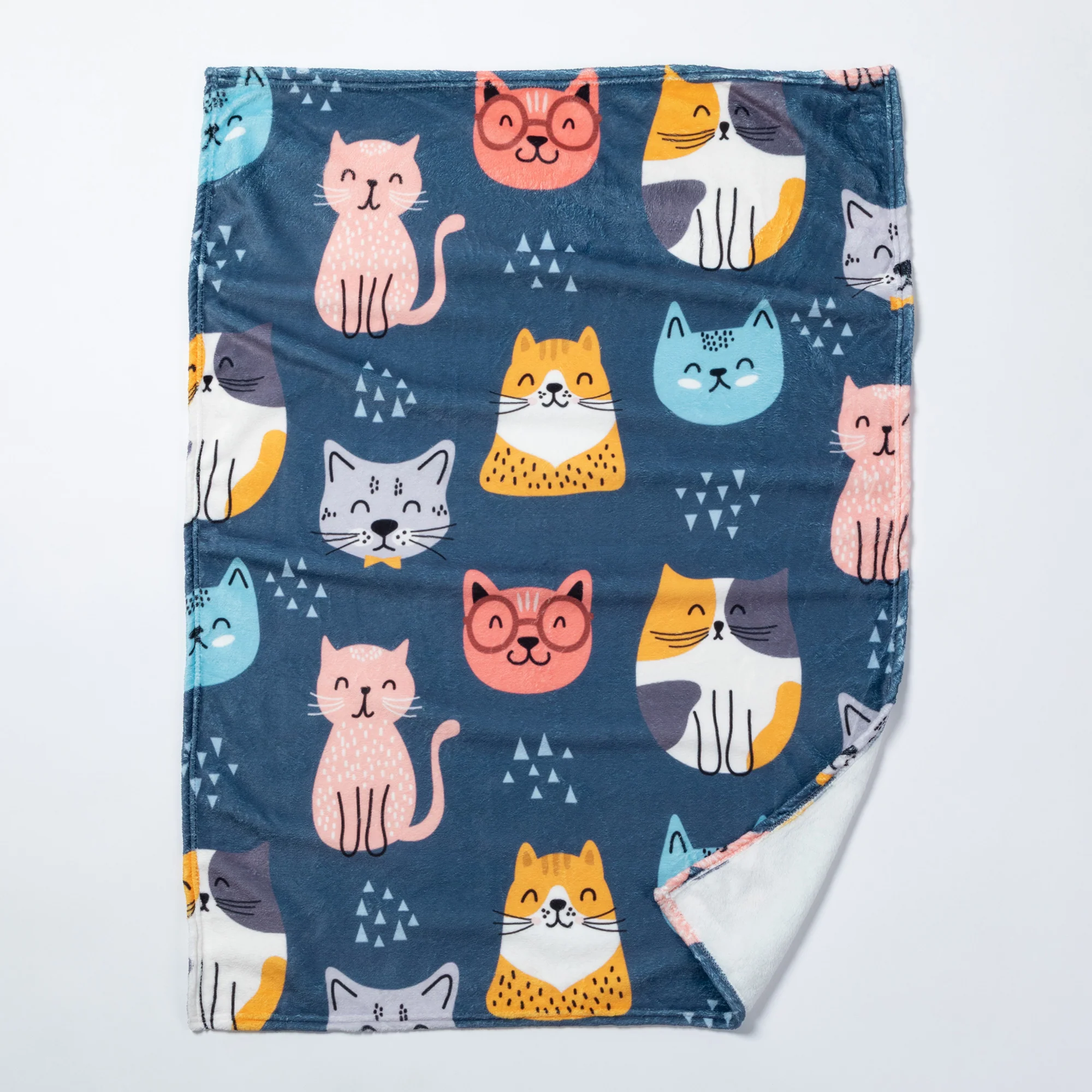 Soft & Cozy Furry Friends Pet Blanket - Image 17
