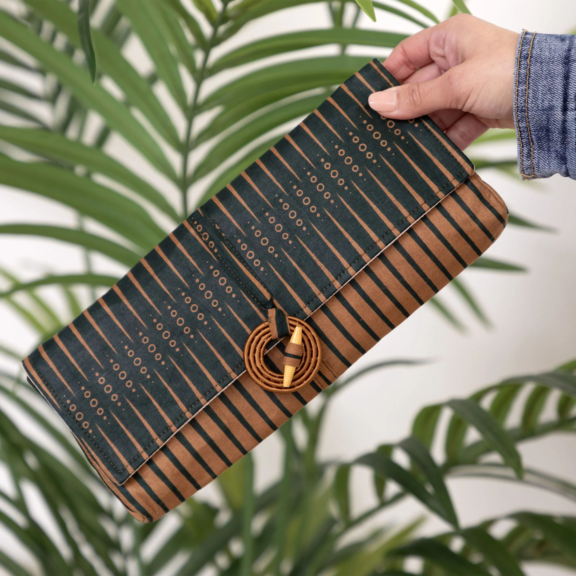 Harmonious Colors Clutch - Image 2