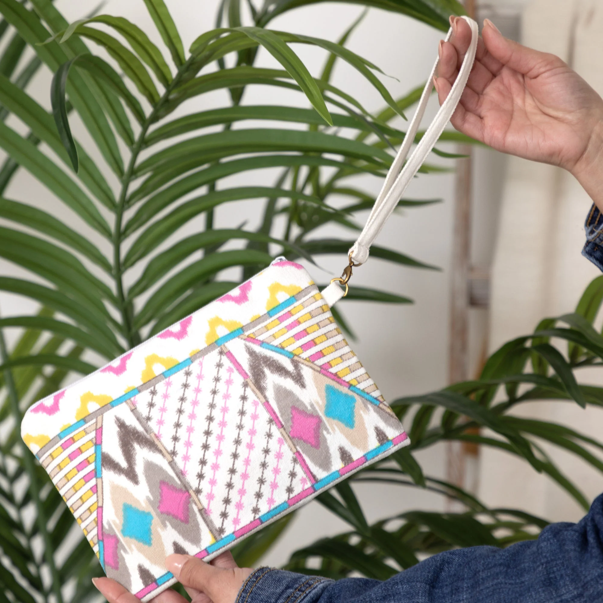 Harmonious Colors Clutch - Image 4