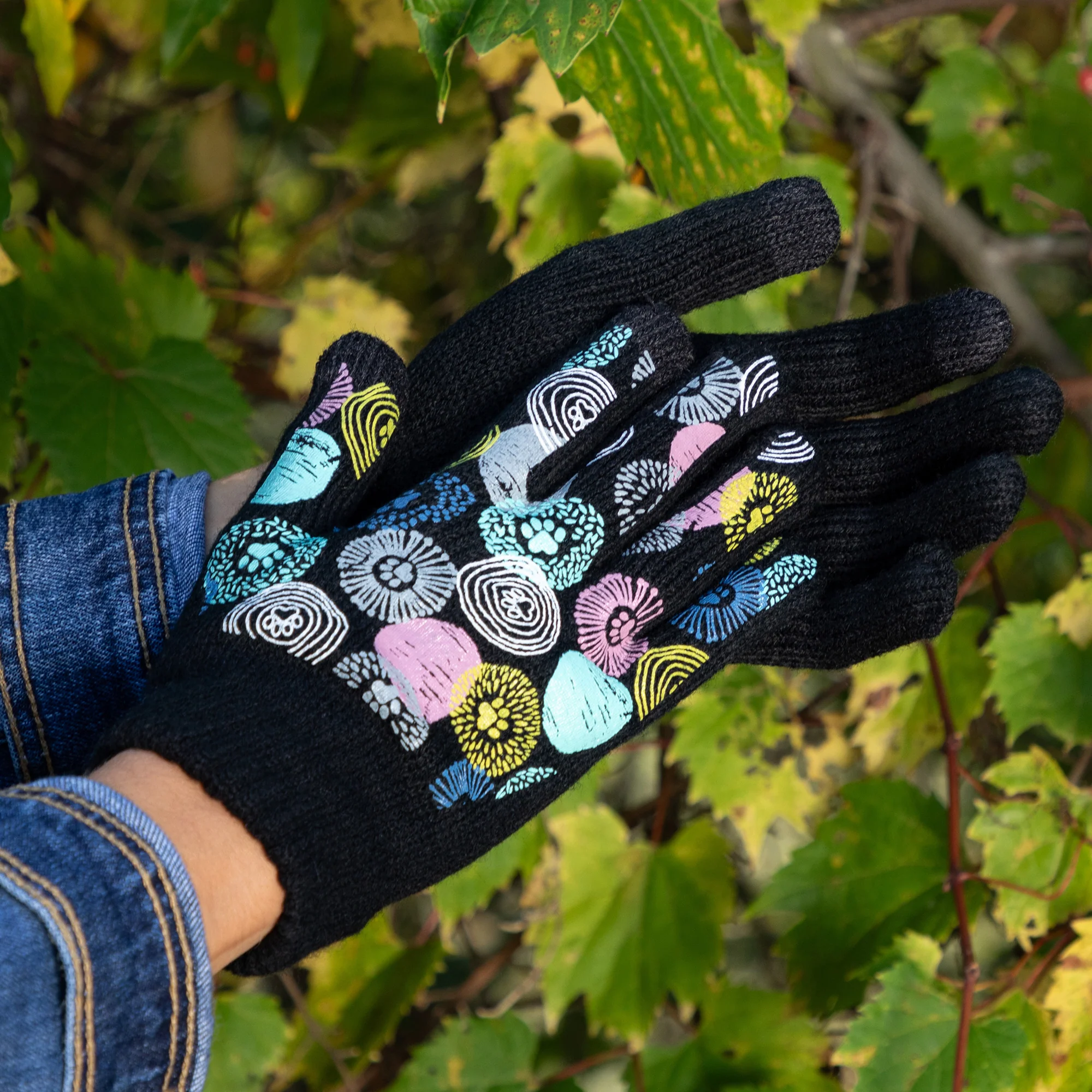 Paw Print Touch Screen Gloves - Image 7