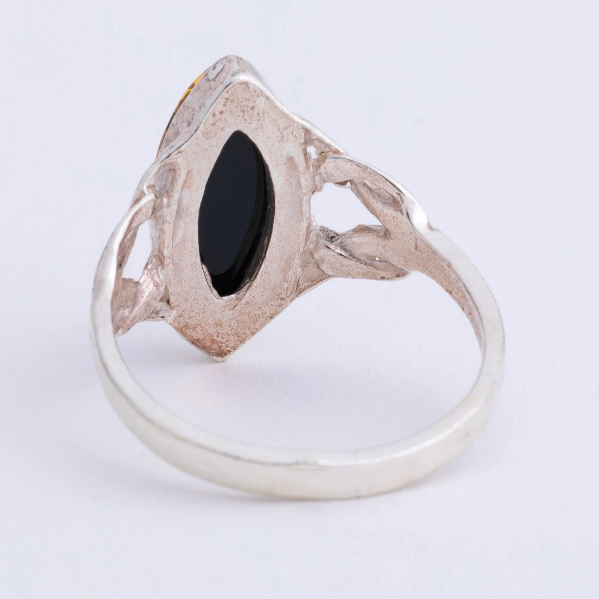 Green Amber Celtic Ring - North/South - Image 3