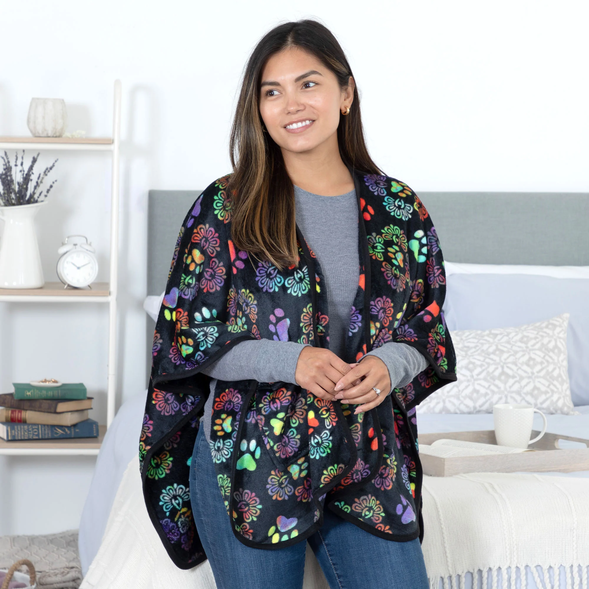 Super Cozy&trade; Paw Print Pocket Shawl - Image 13