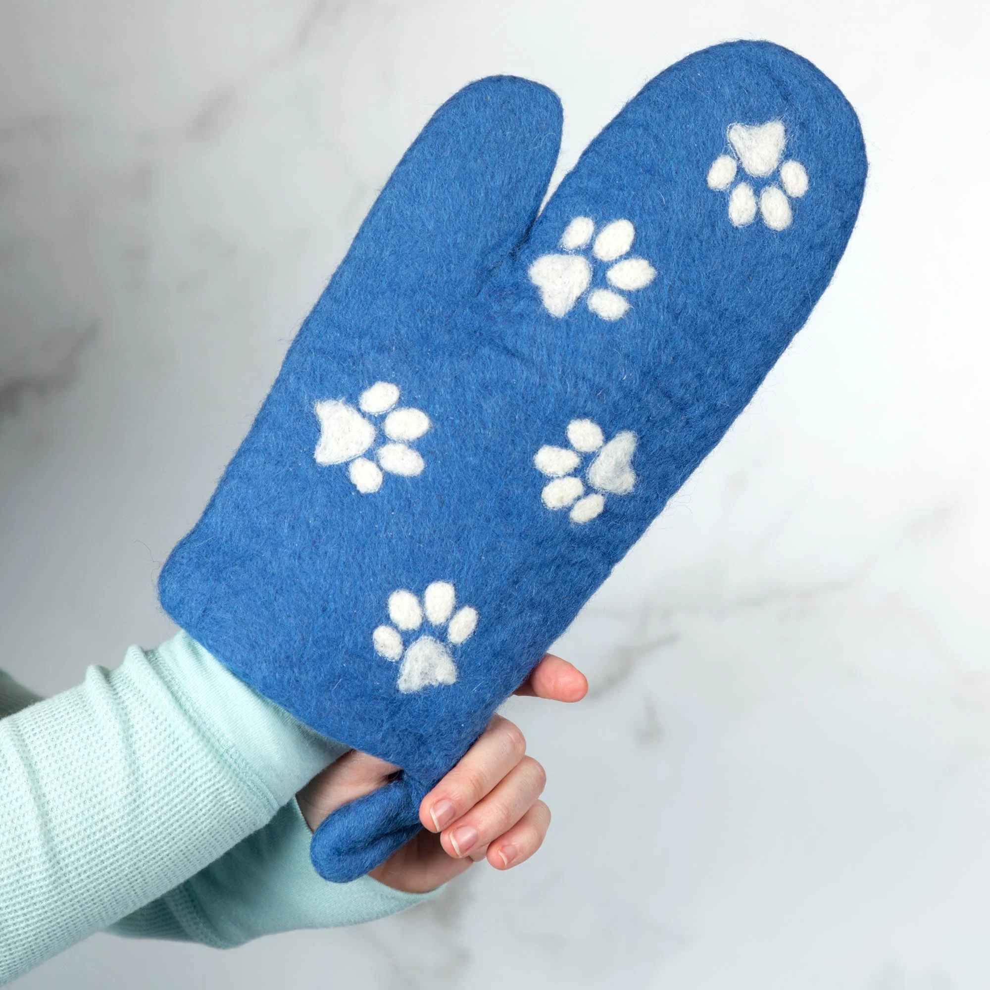 Handmade Felt Paw Print Oven Mitt - Image 4