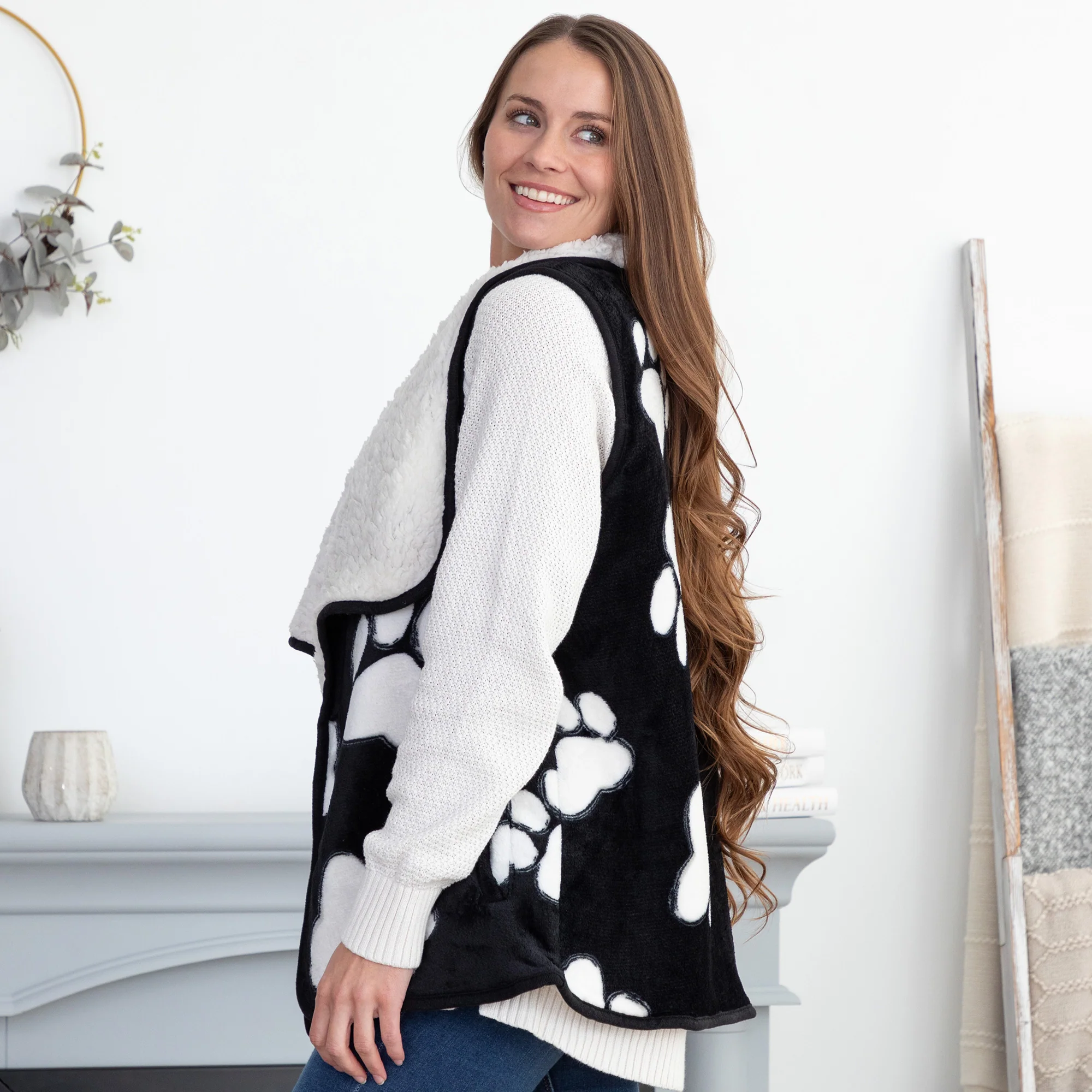 Paw Print Plush Sherpa Fleece-Lined Vest - Image 13