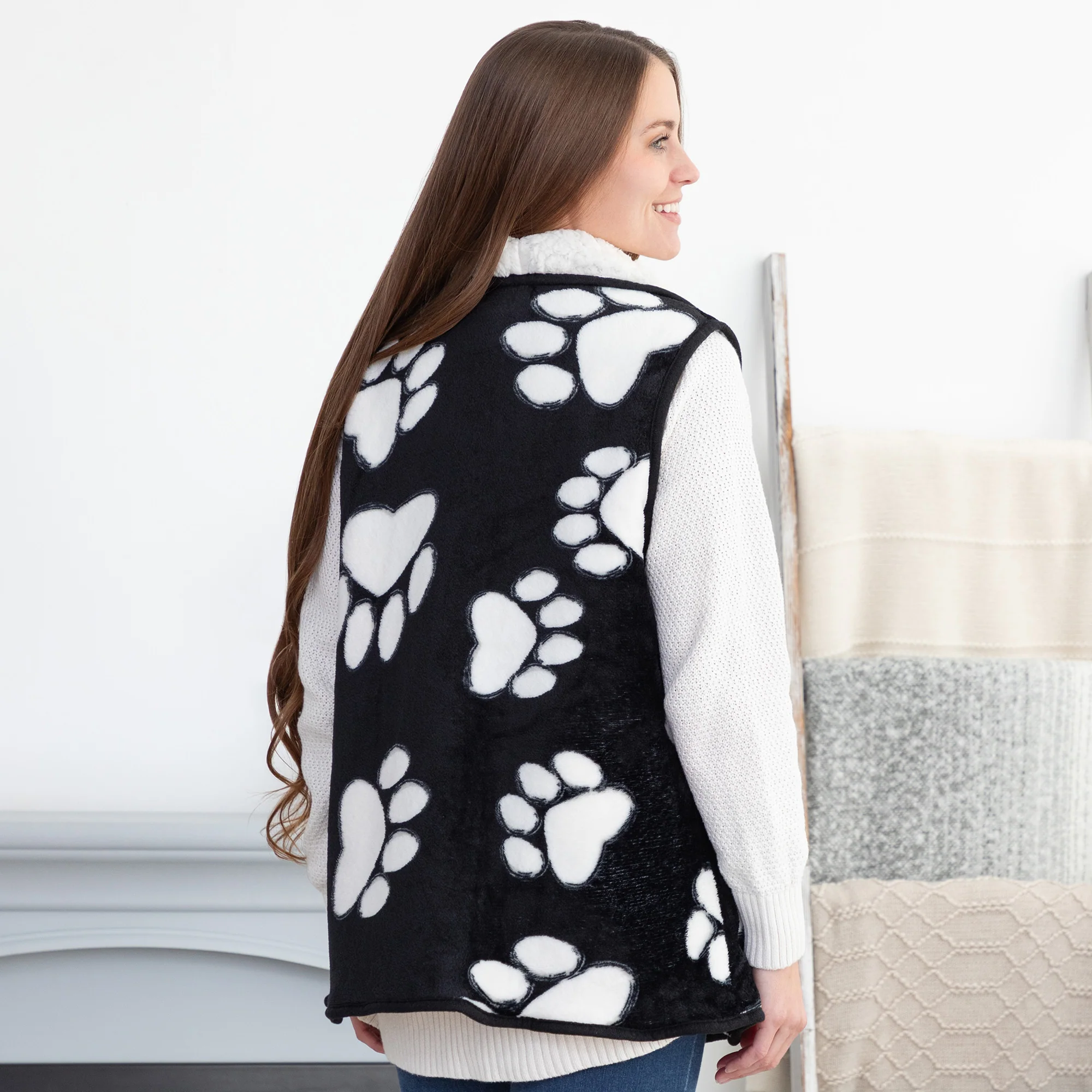 Paw Print Plush Sherpa Fleece-Lined Vest - Image 14