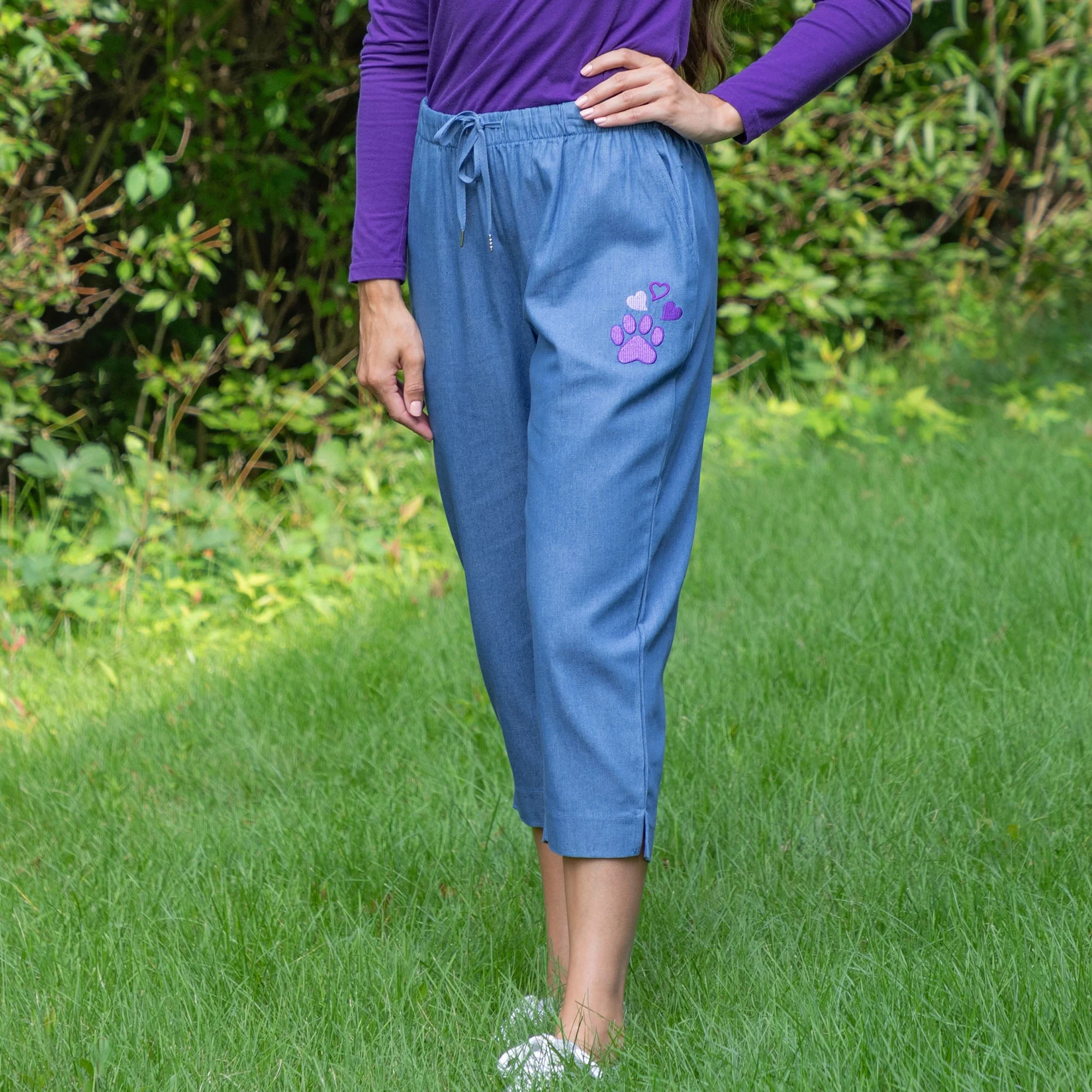 Denim Paw Print Capri Pants - Image 13