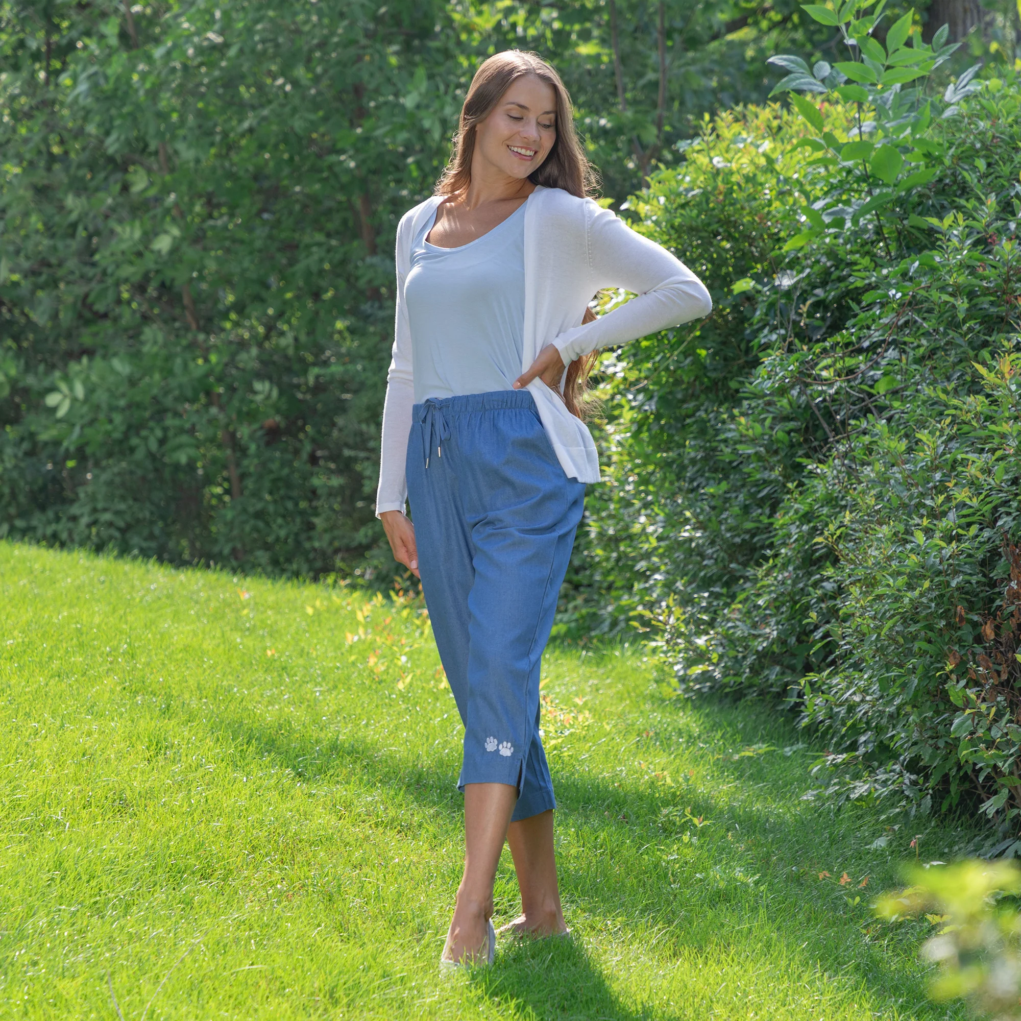Denim Paw Print Capri Pants - Image 5
