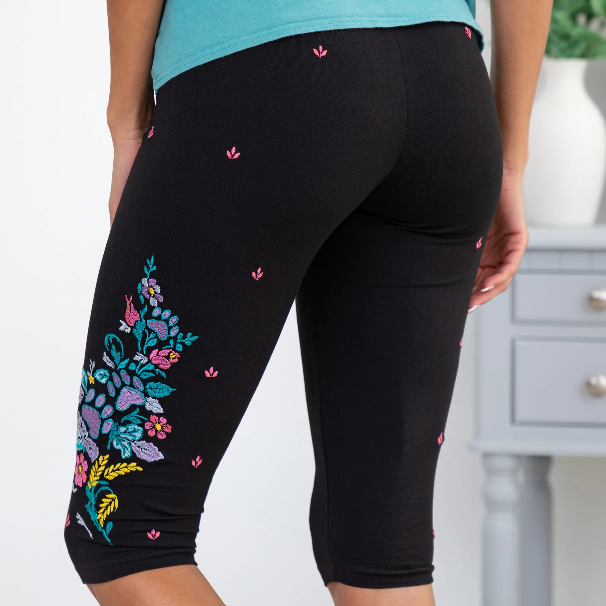 Embroidered Stretch Capris - Image 32
