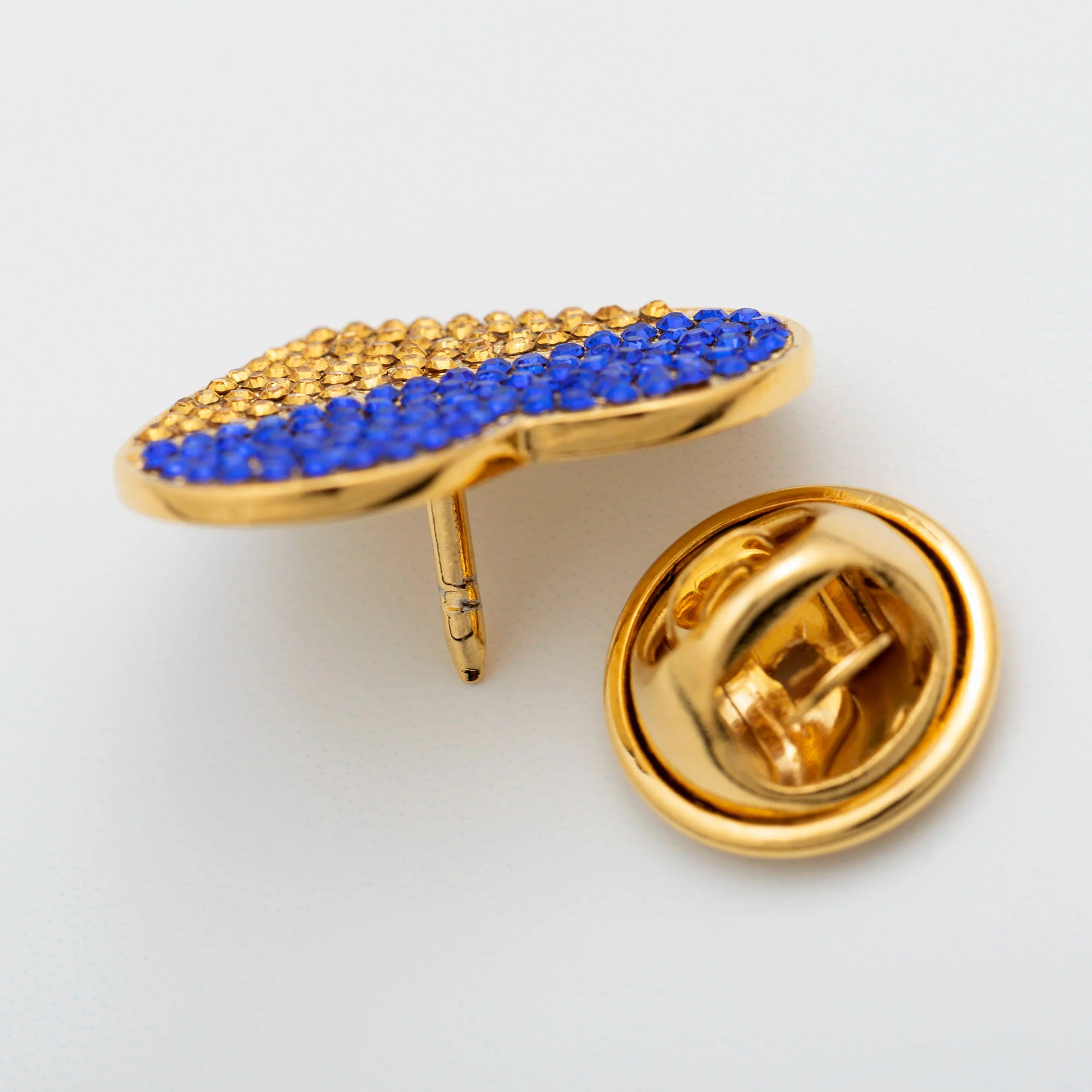 We Stand United With Ukraine Gold Plated Pin - Image 7
