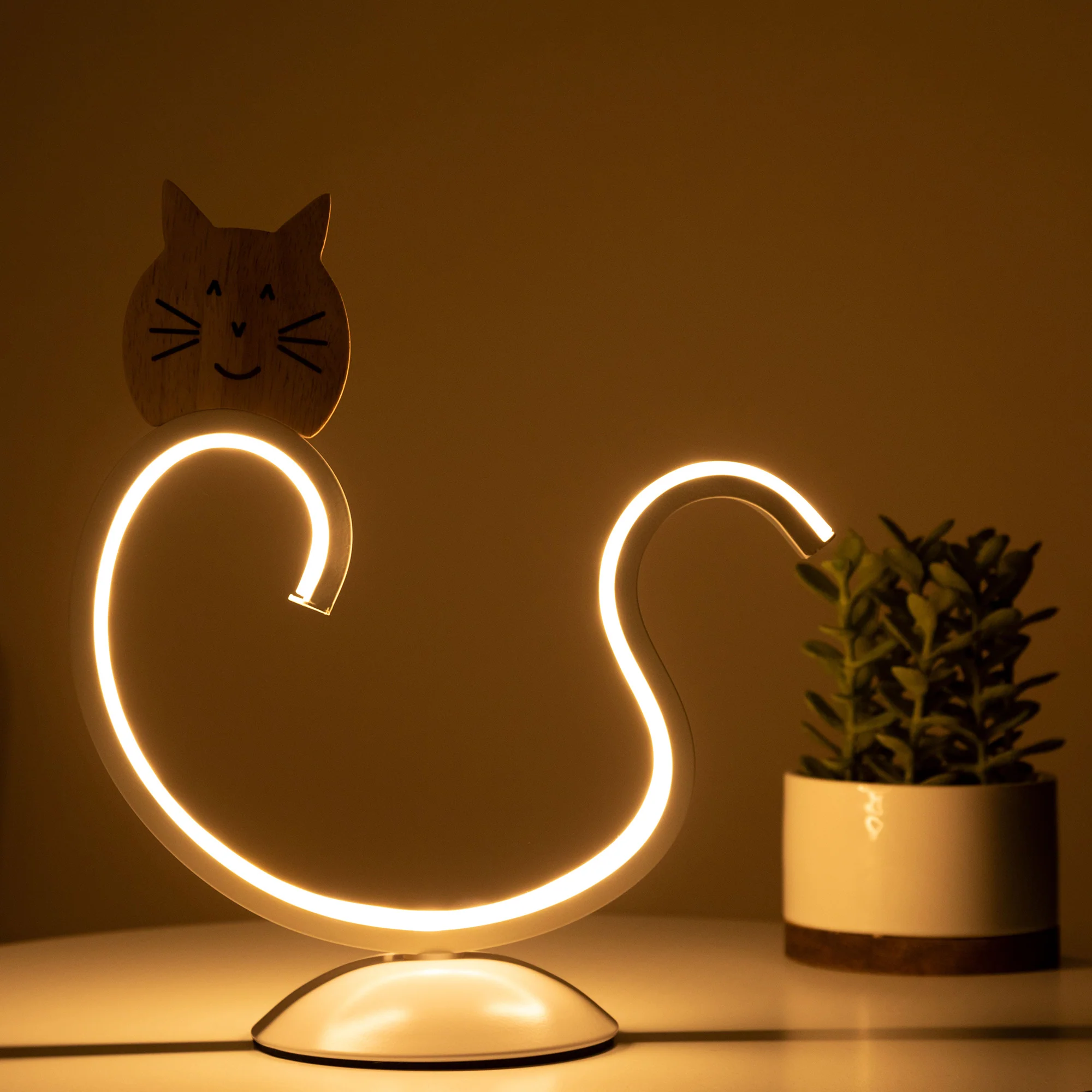 Curvy Kitty Table Lamp - Image 6