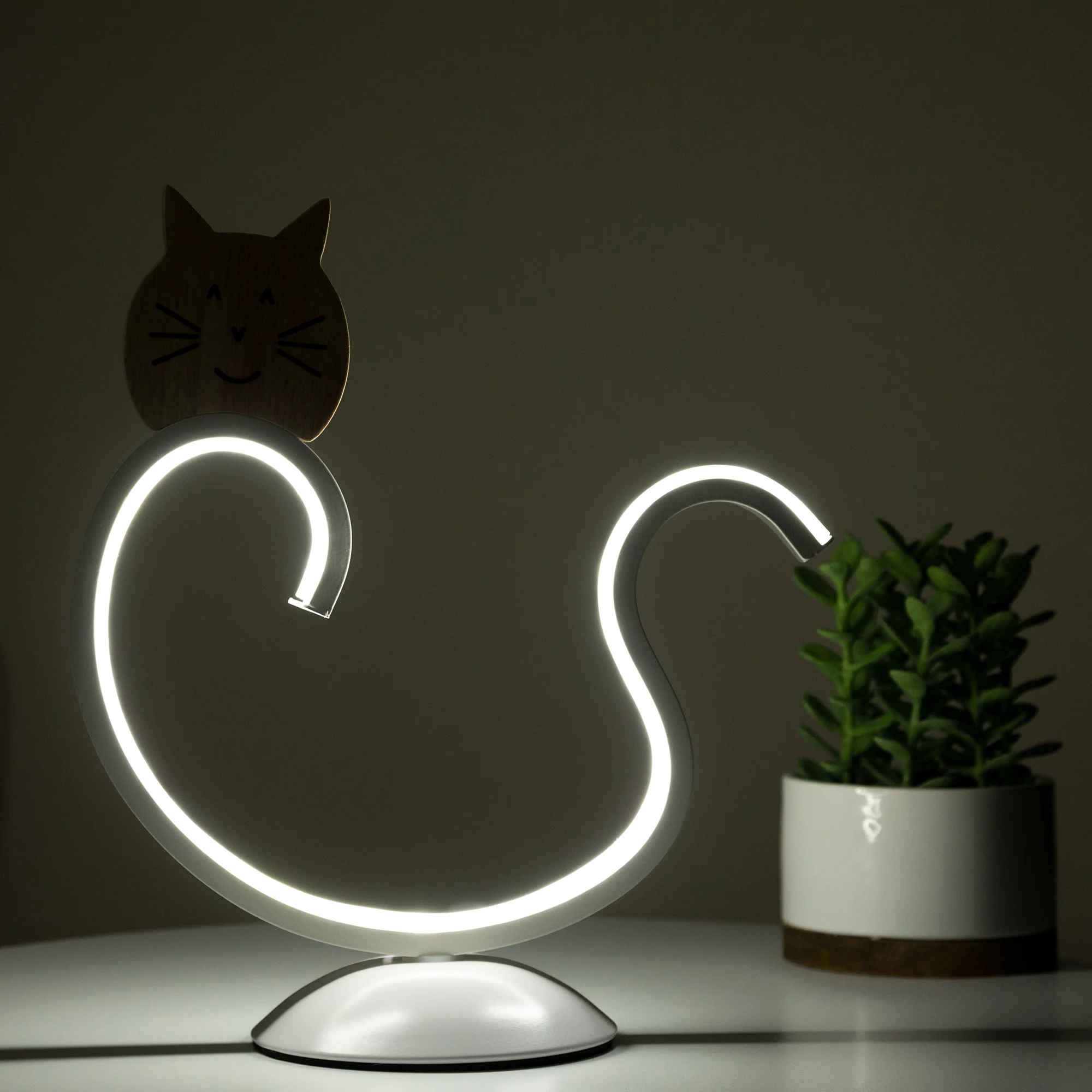 Curvy Kitty Table Lamp - Image 7