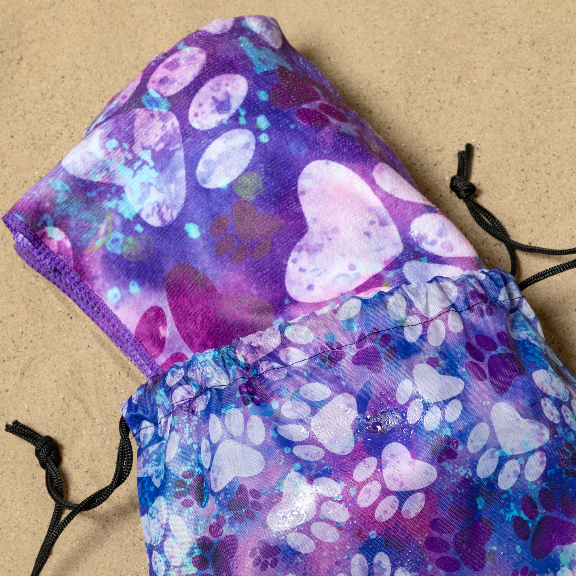 Sand-Free Microfiber Beach Towel - Image 9