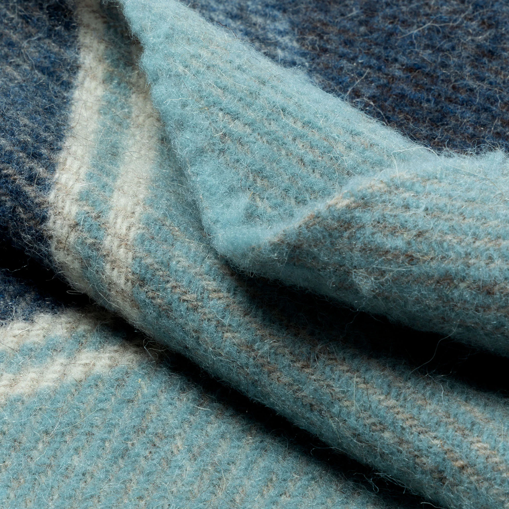 Ukrainian 100% Wool Fringed Throw Blanket - Image 9