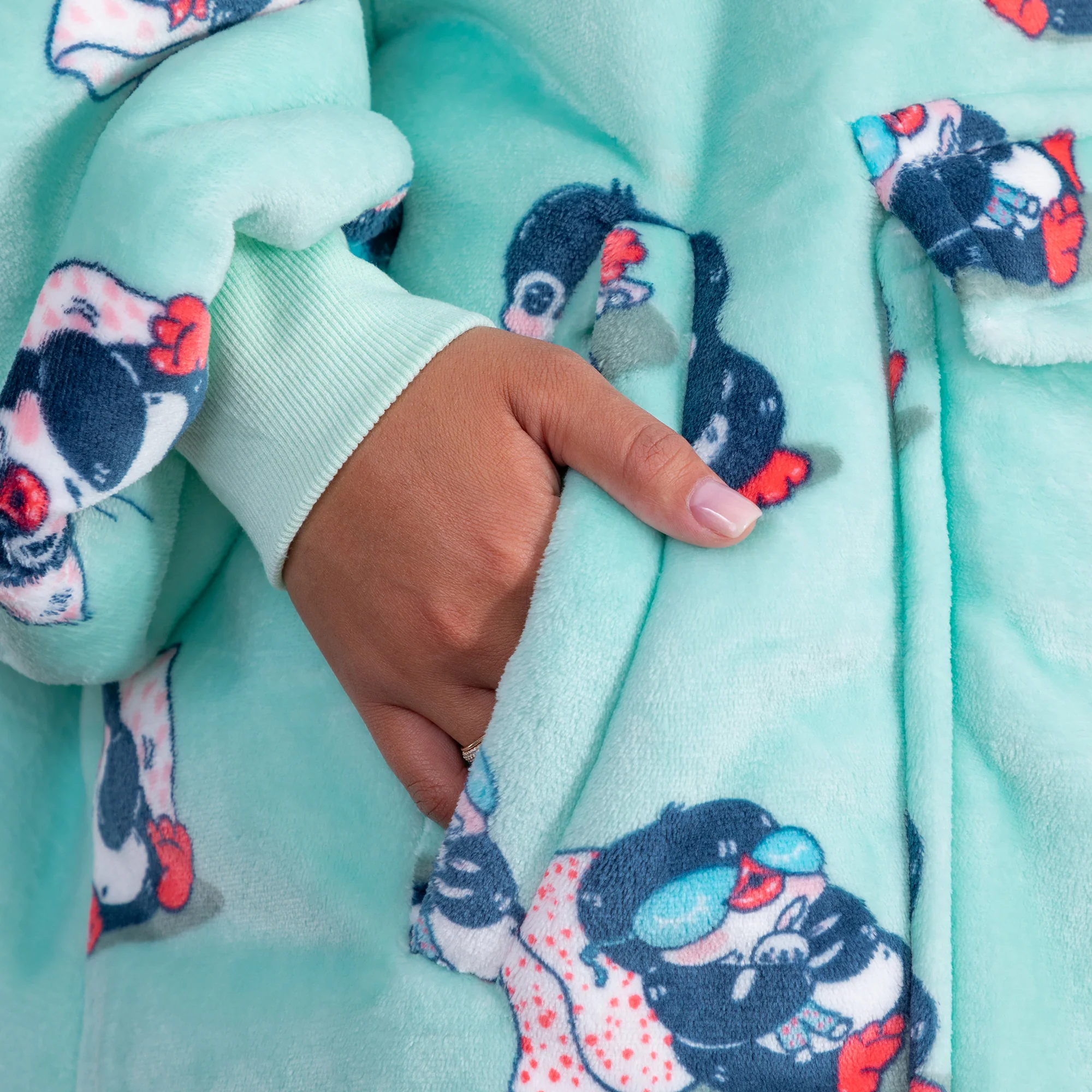 Wearable Pet Pocket Hoodie Blanket - Image 25