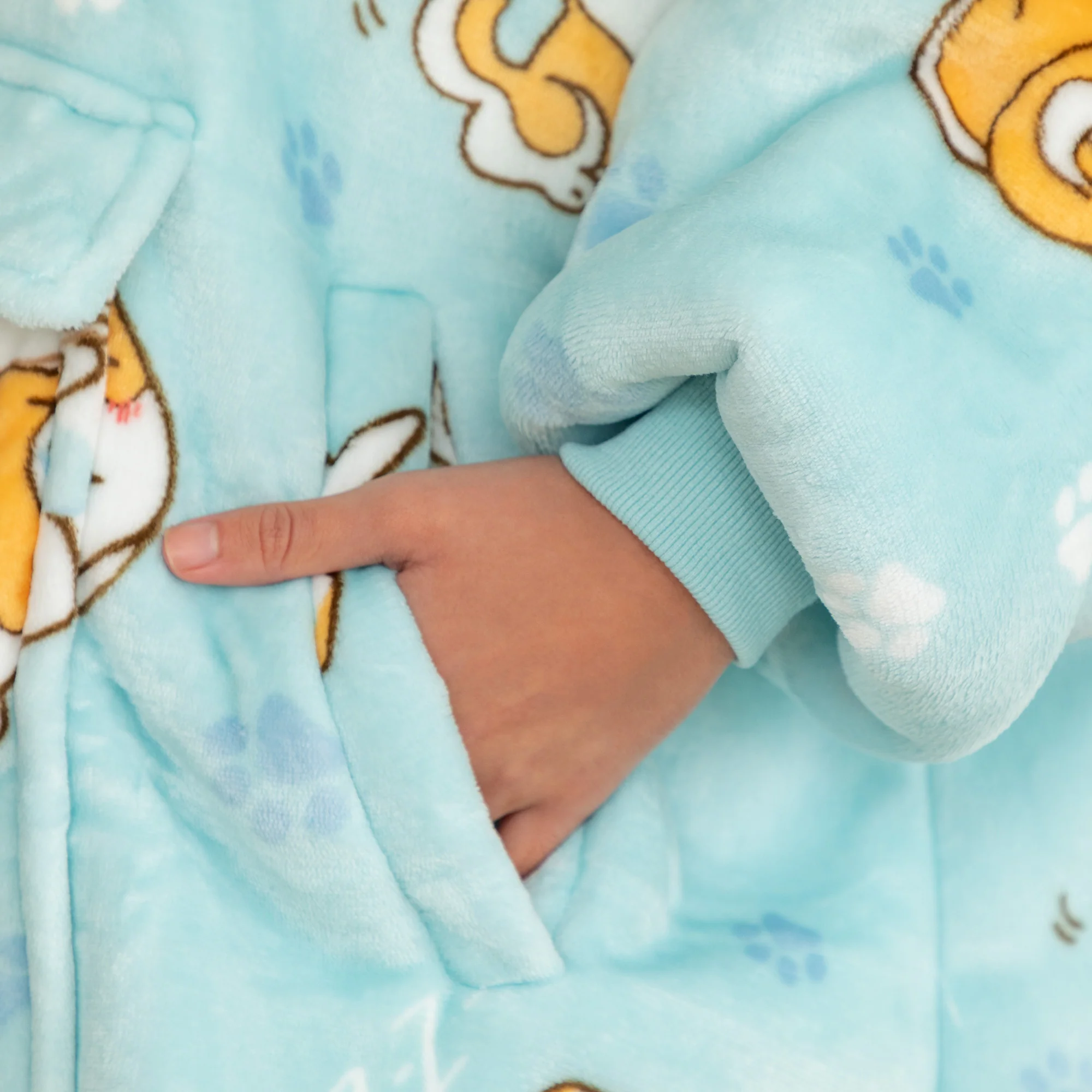 Wearable Pet Pocket Hoodie Blanket - Image 32