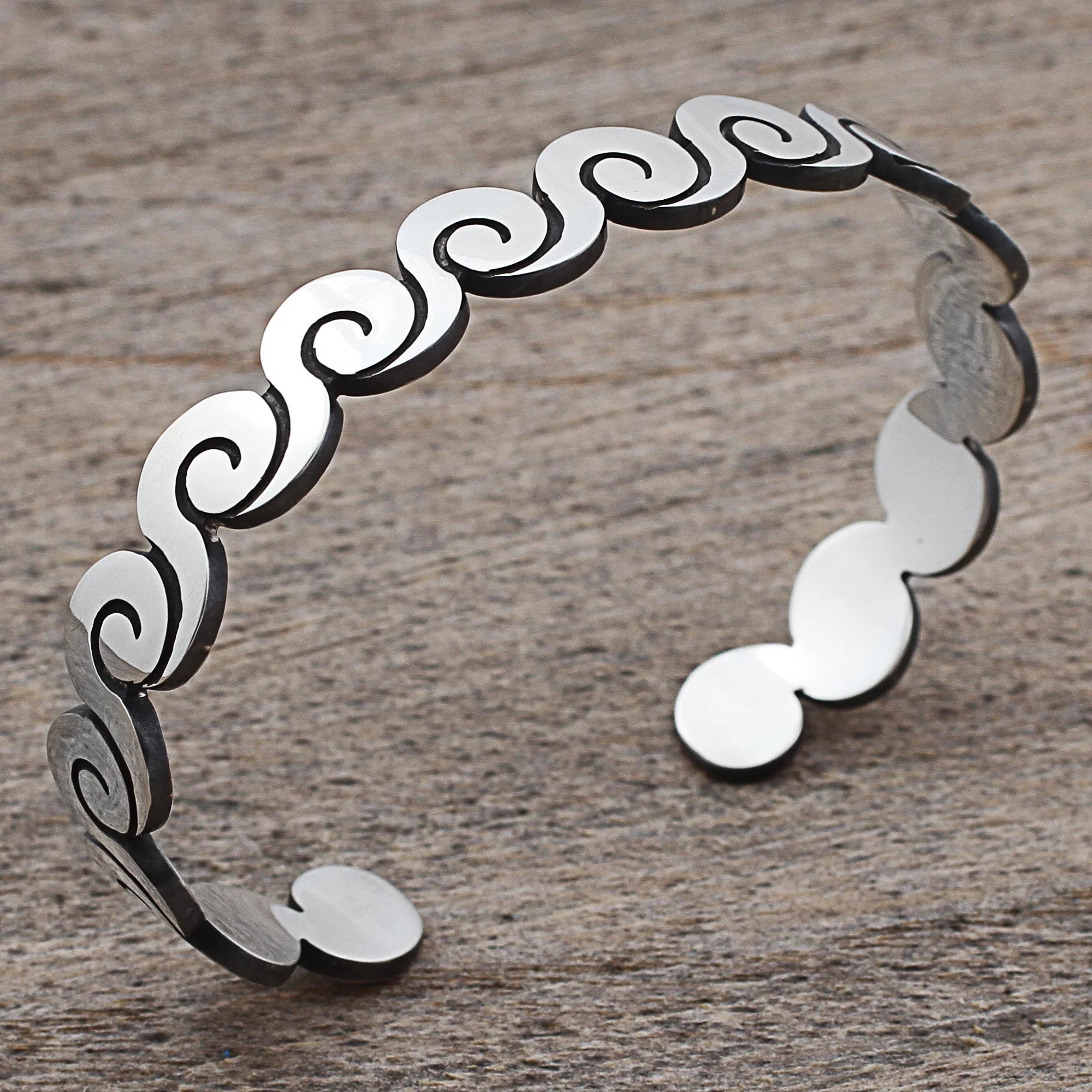 Aztec Waves Silver Cuff Bracelet - Image 4
