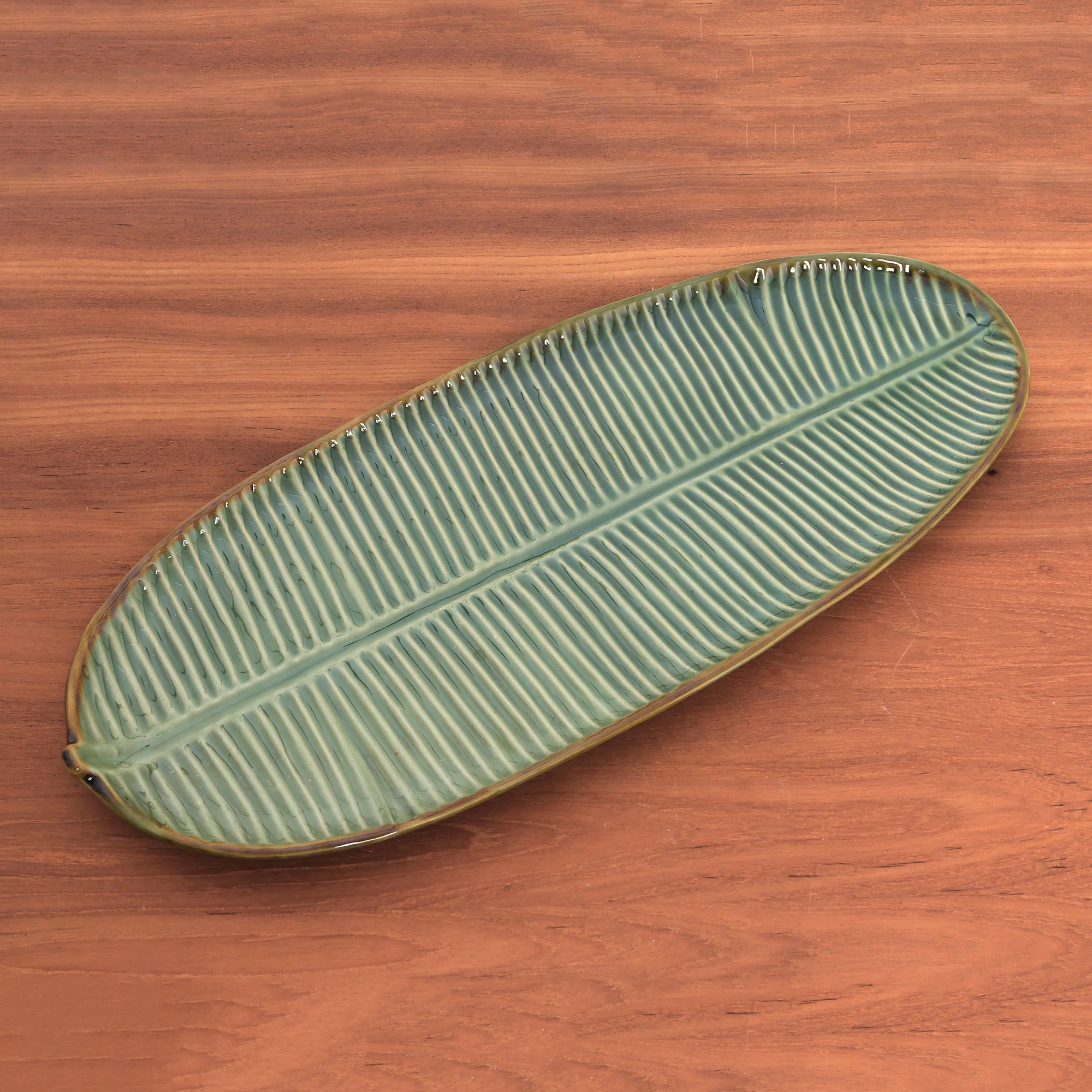 Banana Vibes Leaf-Shaped Ceramic Platter from Bali - Image 3