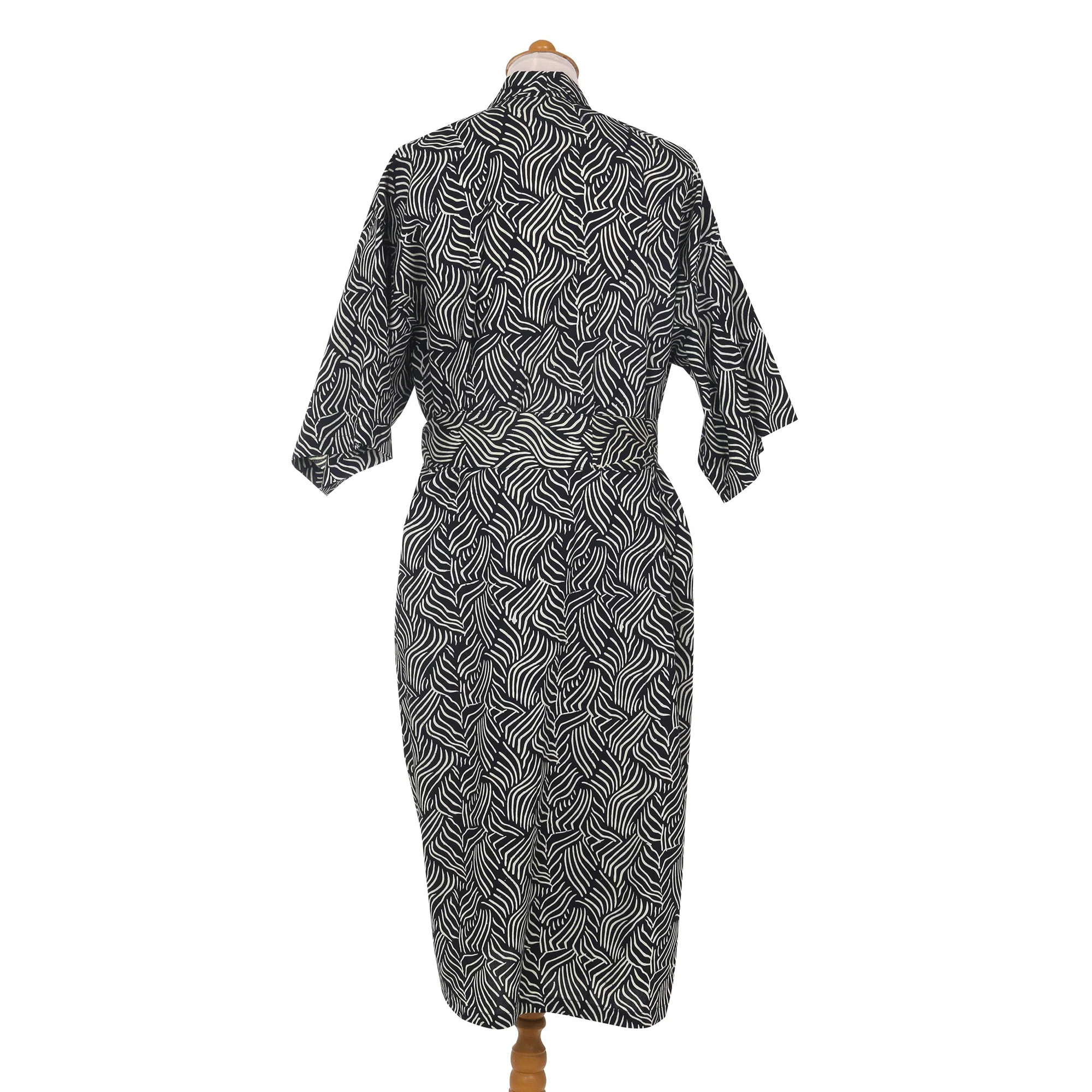 Bedeg Black & Grey Men's Cotton Batik Robe - Image 3