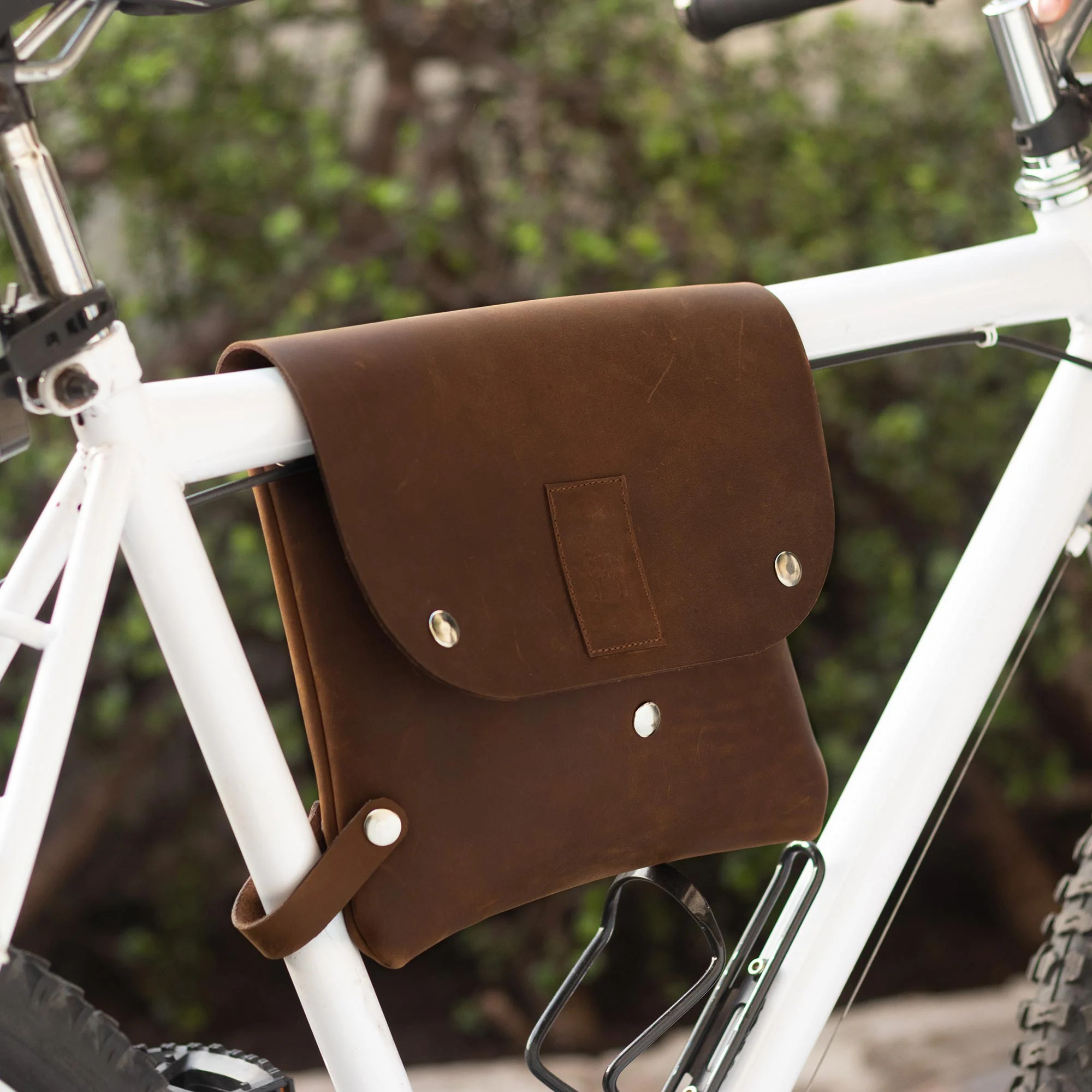 Cyclist's Delight Bike and Shoulder Bag in Brown Leather - Image 4