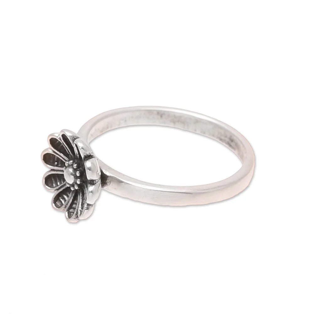 Daisy Appeal Daisy Flower Sterling Silver Cocktail Ring from India - Image 5