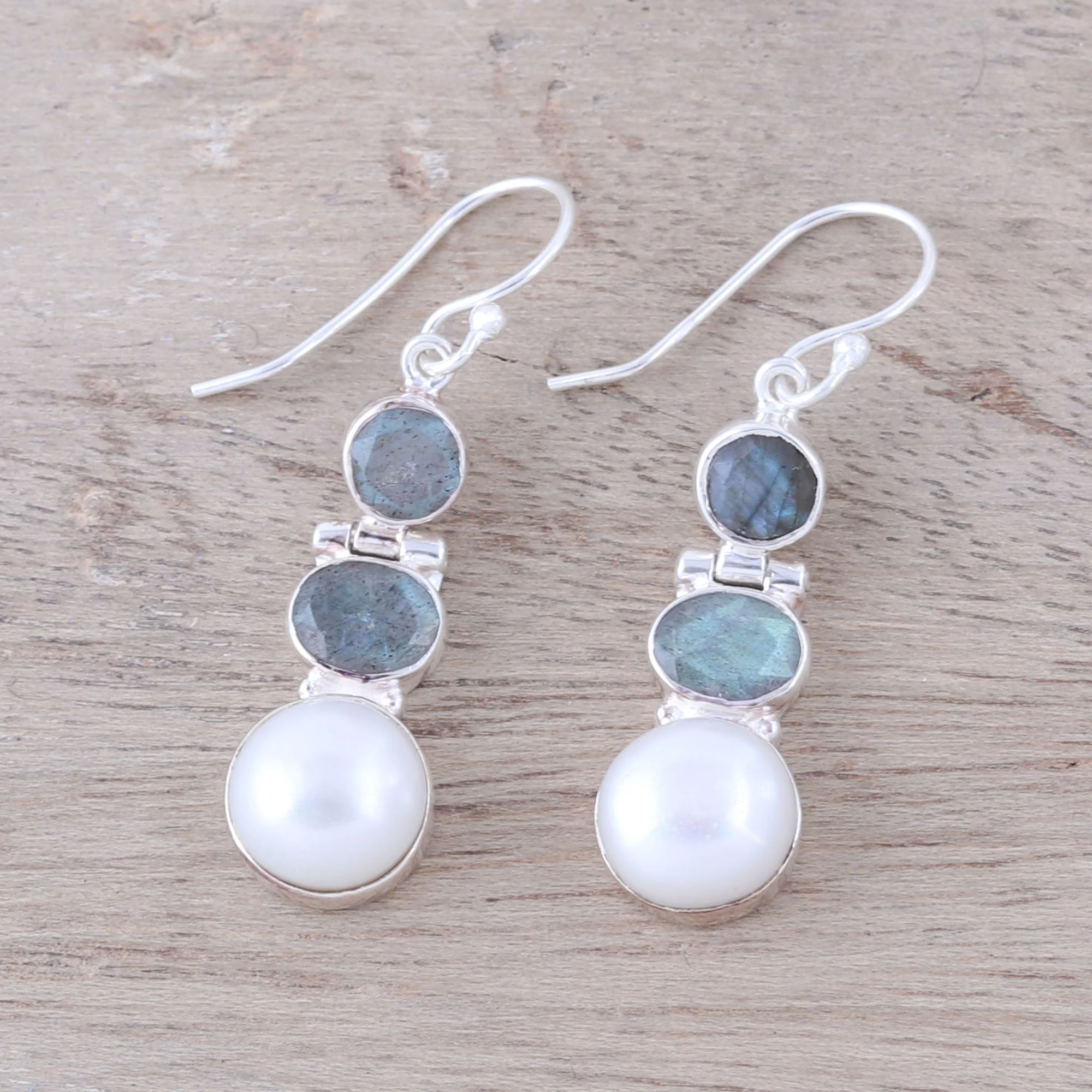 Dance in the Clouds Labradorite and Cultured Pearl Dangle Earrings from India - Image 3
