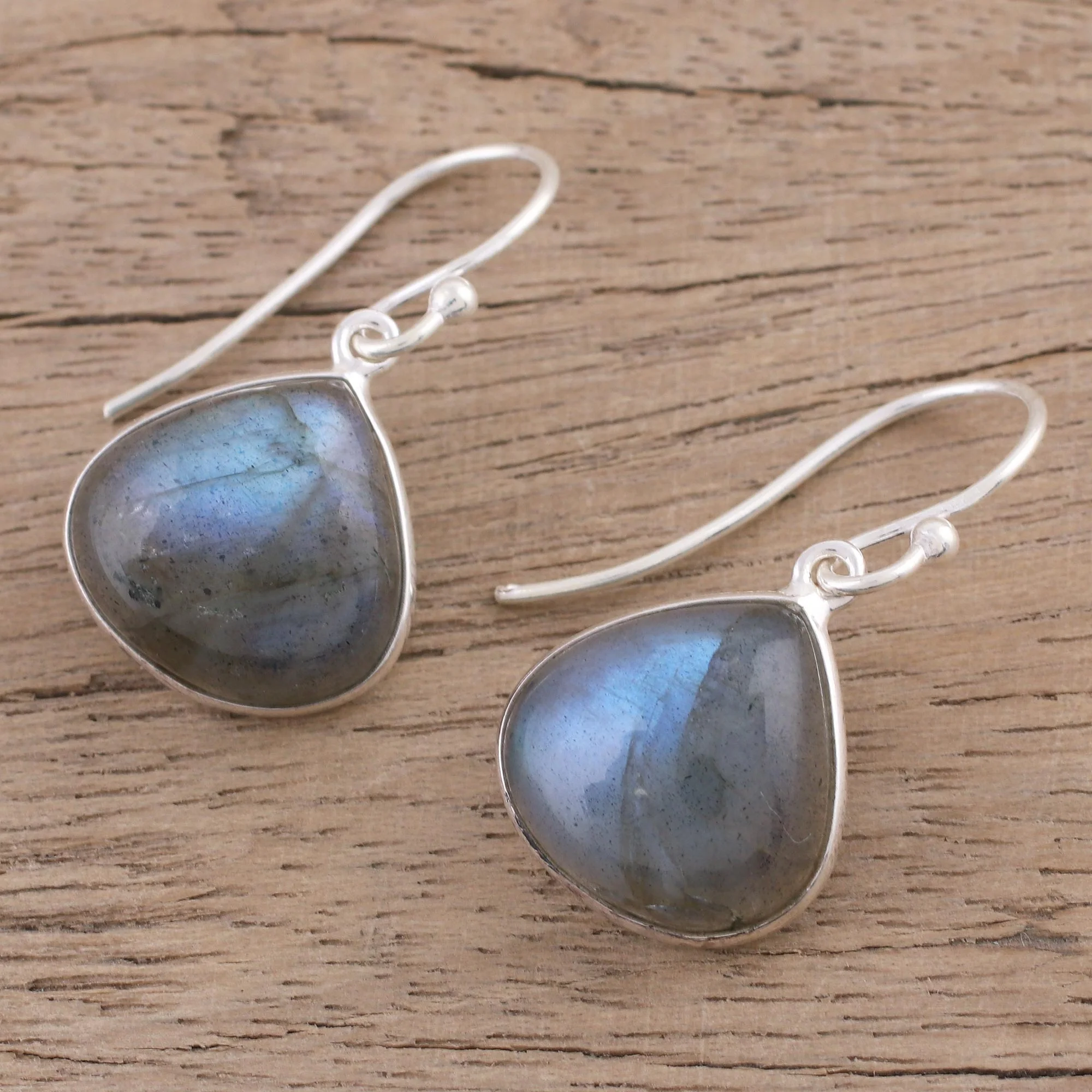 Dancing Soul Labradorite Silver Dangle Earrings - Image 3