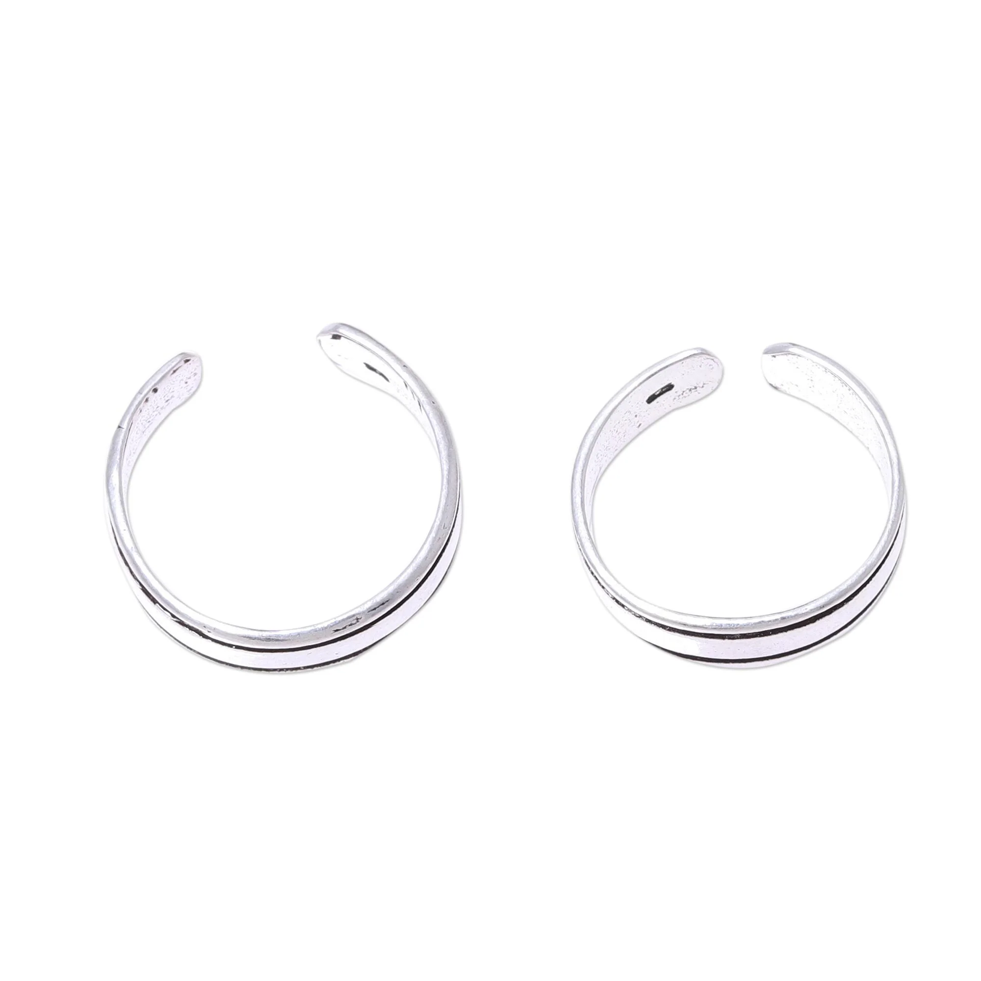 Divine Minimalism Sterling Silver Adjustable Striped Pair of Toe Rings - Image 4