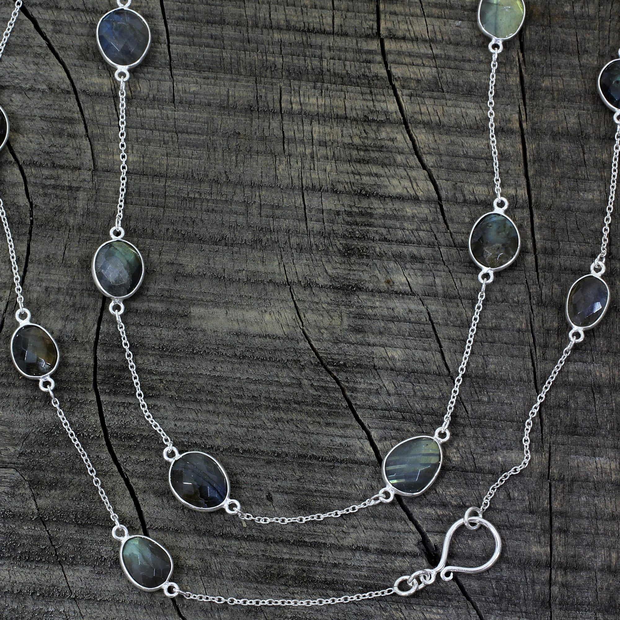 Duduma Majesty Labradorite Necklace - Image 3