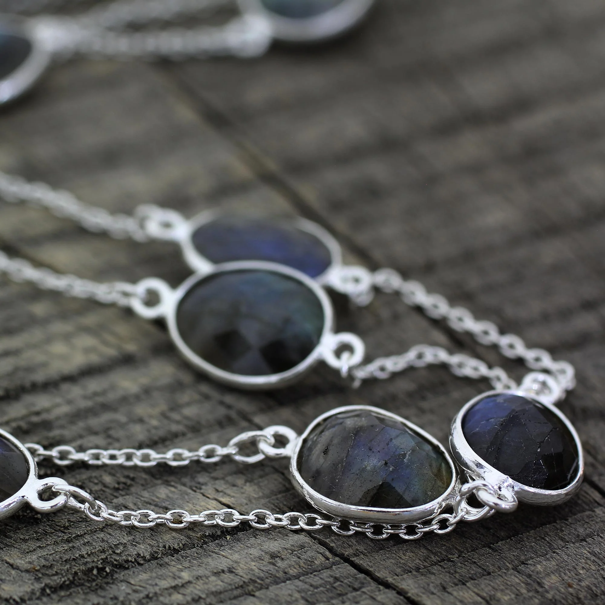 Duduma Majesty Labradorite Necklace - Image 4