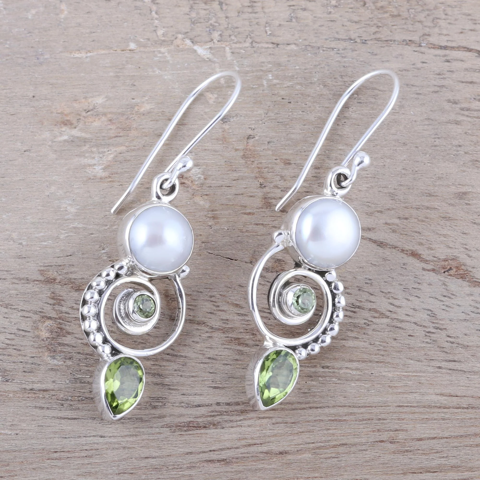 Elegant Labyrinth Cultured Pearl Peridot Sterling Silver Dangle Earrings - Image 3