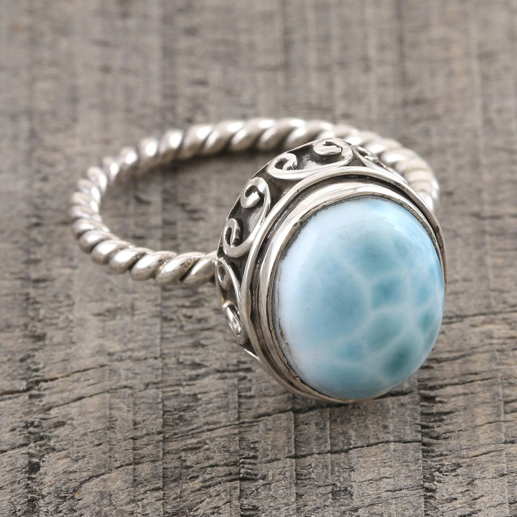 Endless Summer Sky Oval Larimar Cabochon Sterling Silver Ring - Image 3