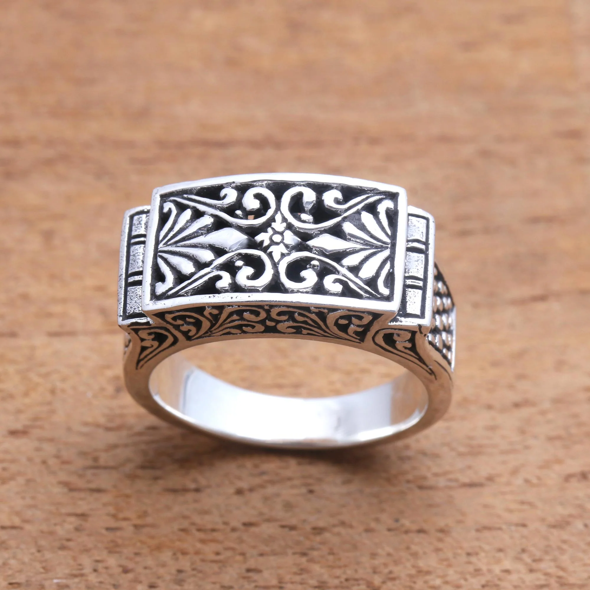 Extraordinary Vines Vine Pattern Sterling Silver Signet Ring Crafted in Bali - Image 3