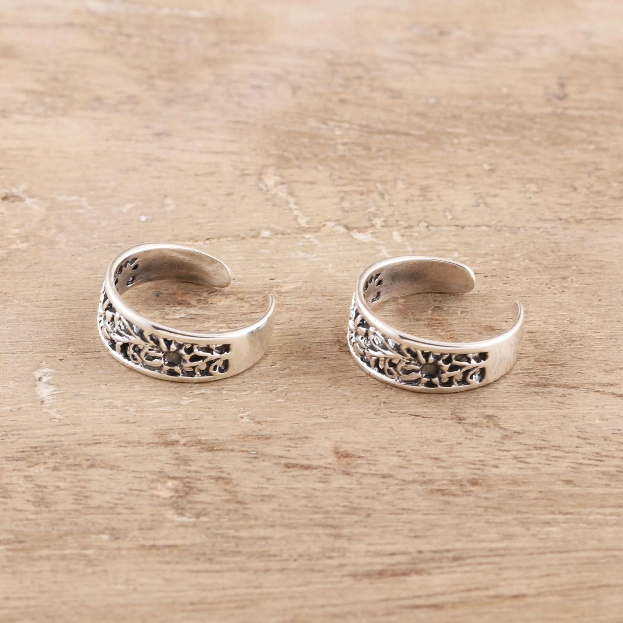 Floral Trellis Floral Openwork Sterling Silver Toe Rings from India (Pair) - Image 3
