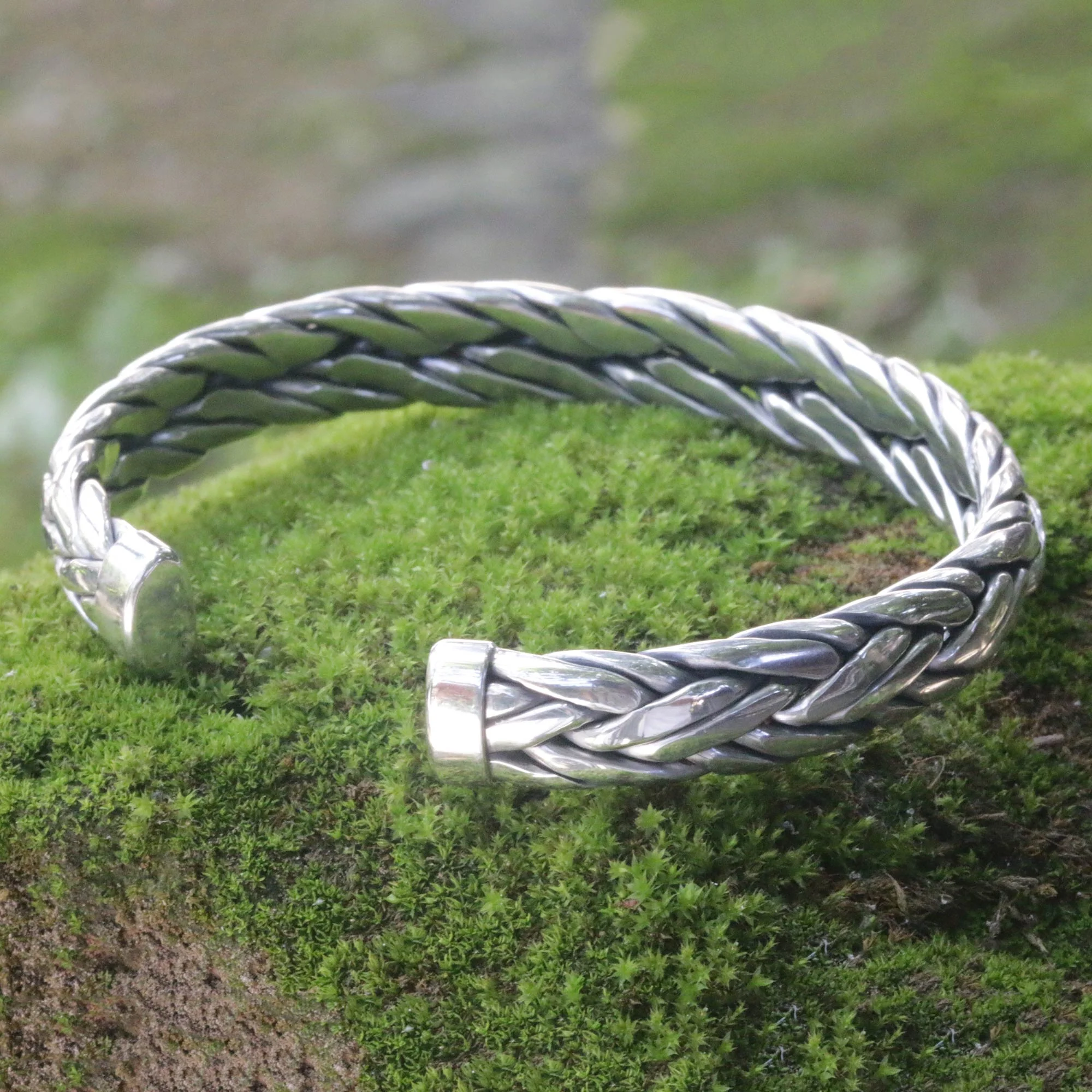 Flowing Water Men's Cuff Bracelet - Image 4