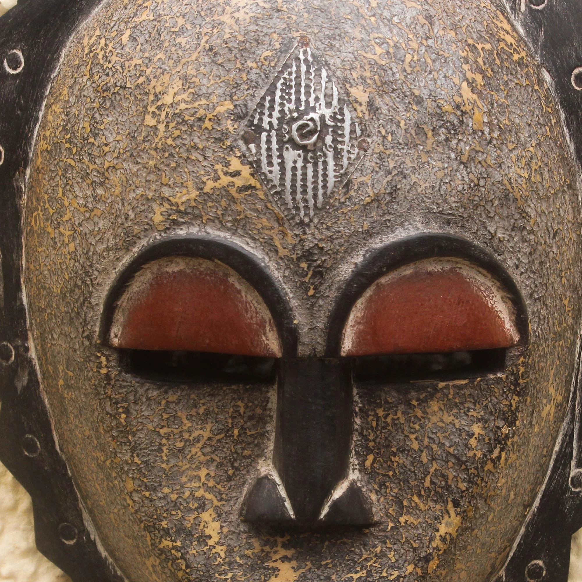 Foreigner Nigerian wood mask - Image 5