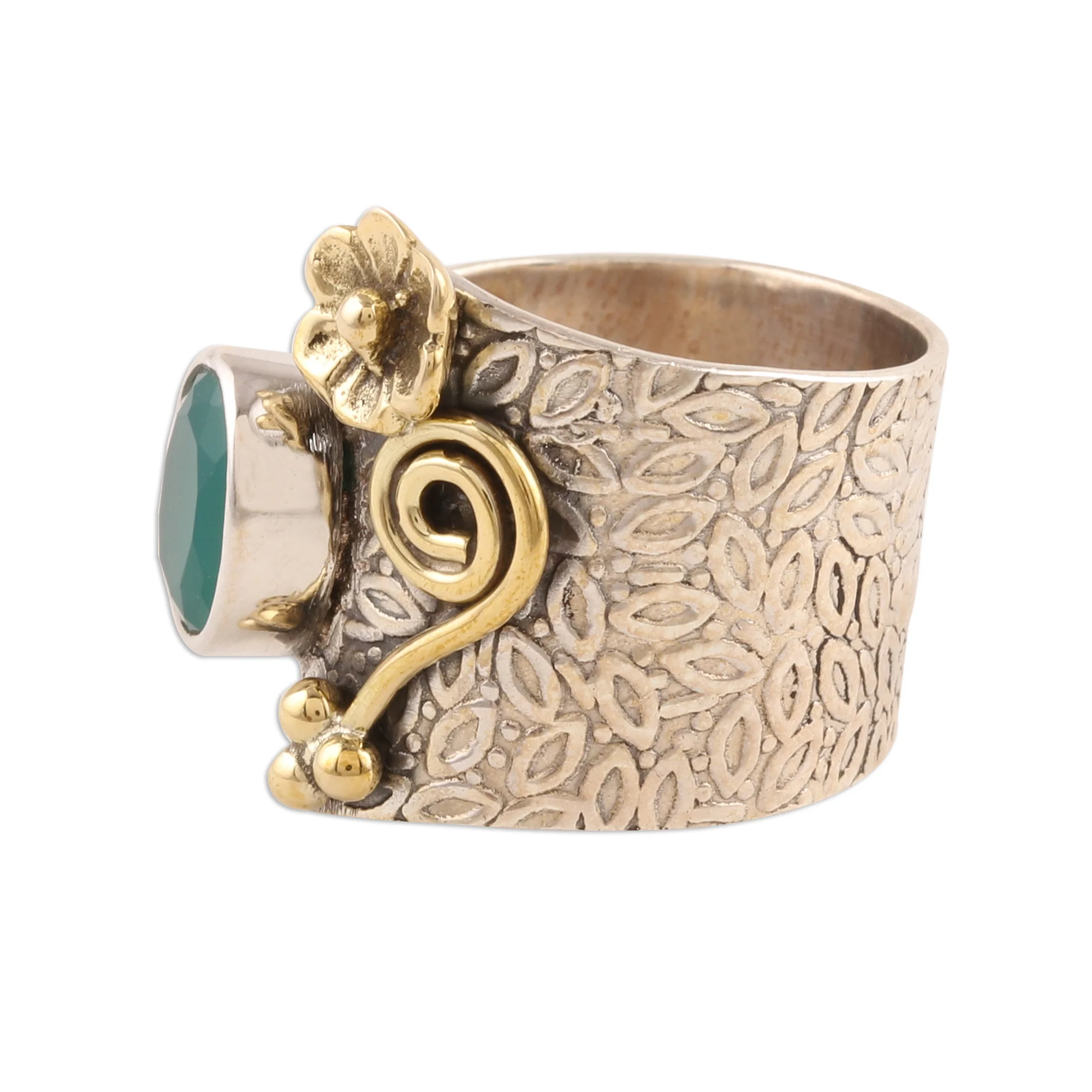 Garden Gold Floral Green Onyx Cocktail Ring Crafted in India - Image 4