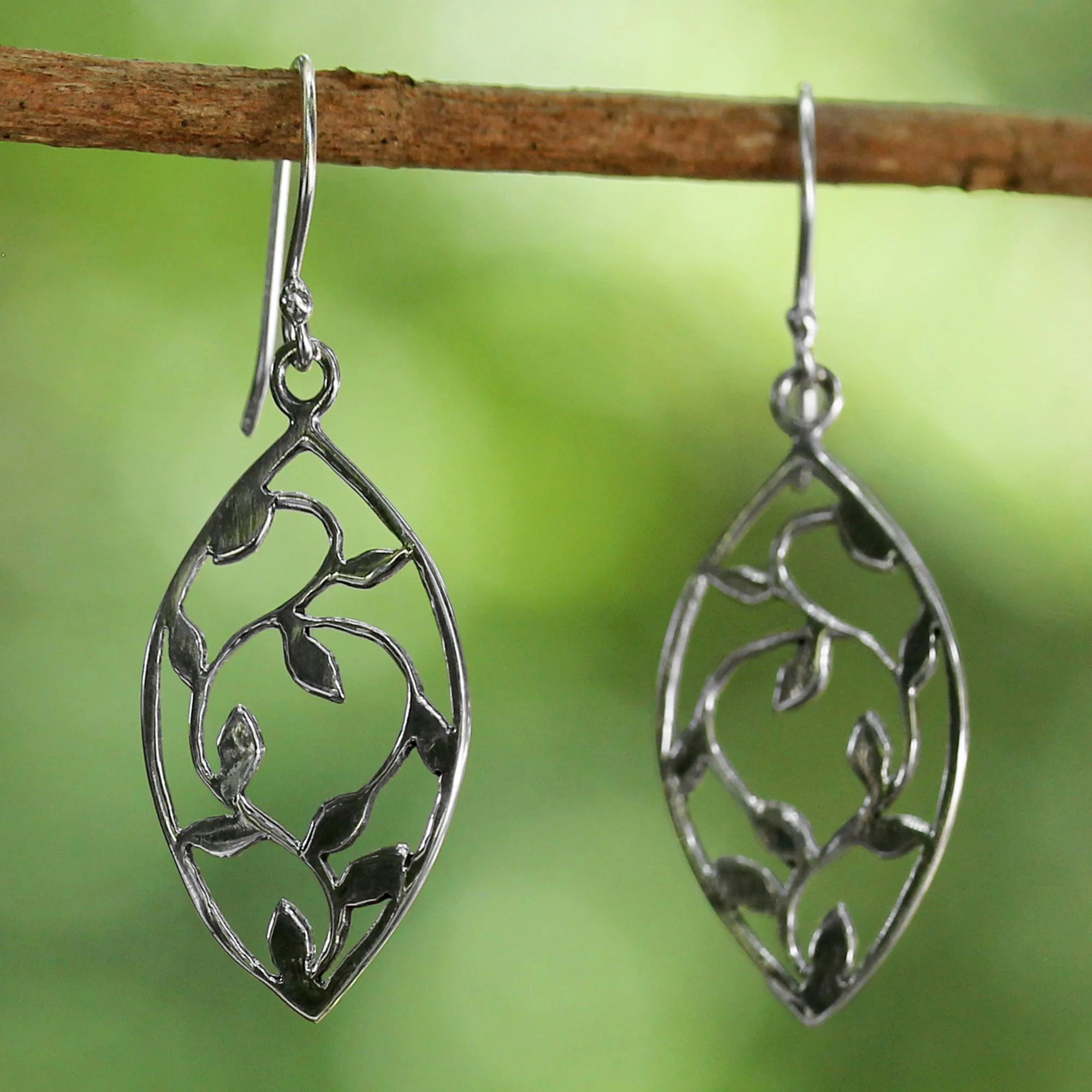 Glowing Spring Leaves Earrings - Image 3