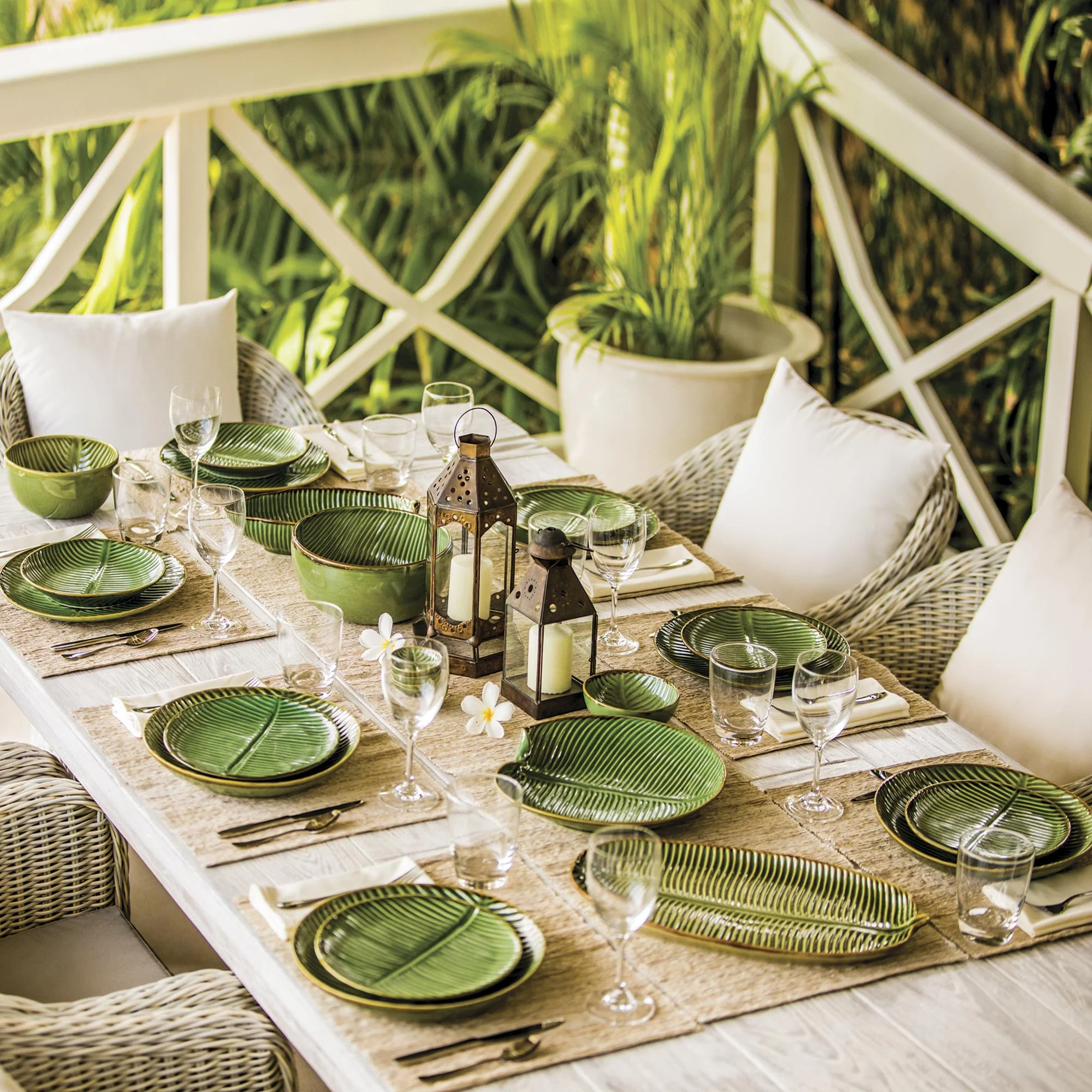 Green Banana Leaf Ceramic Dessert Bowl Set - Image 4