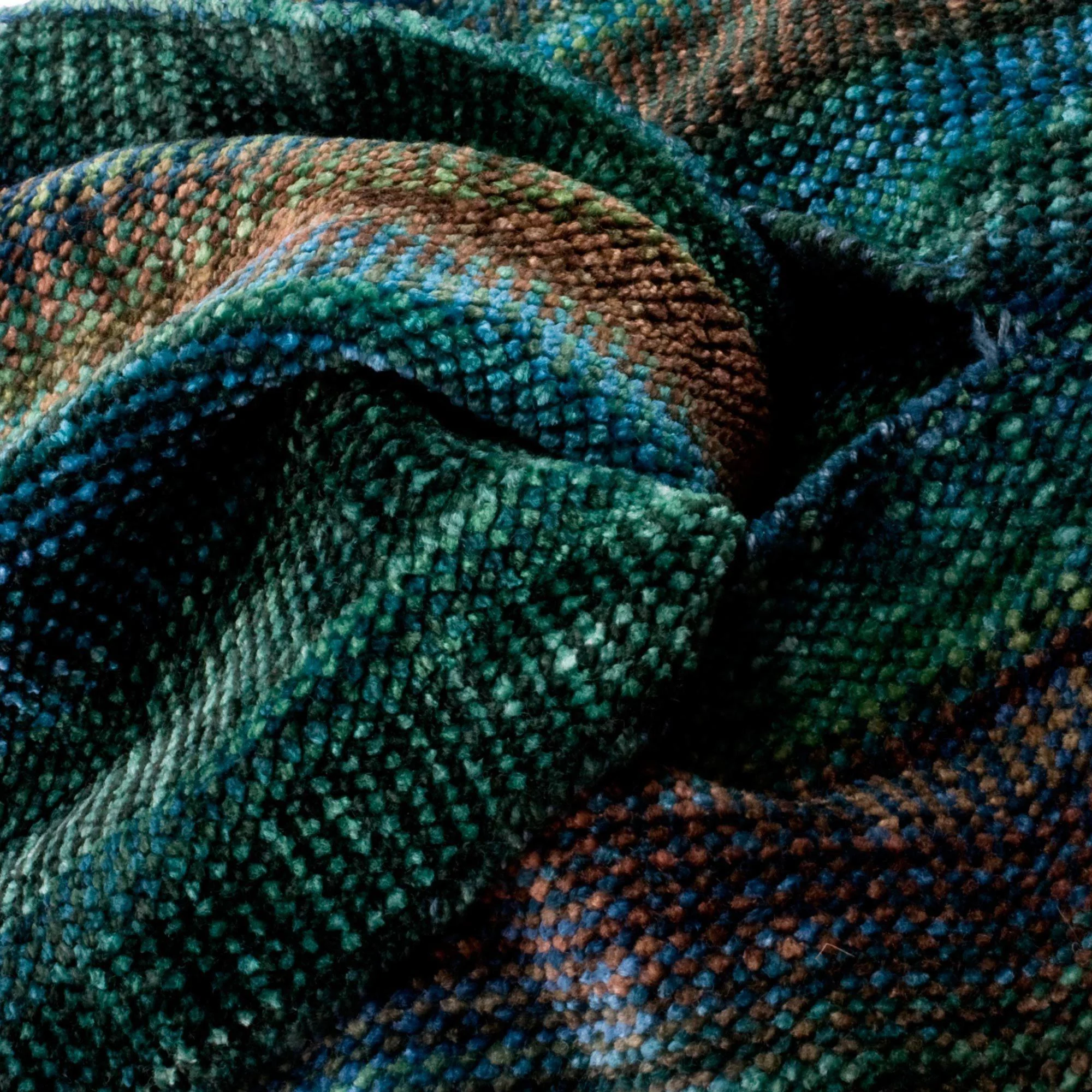 Handcrafted Emerald Scarf - Image 4