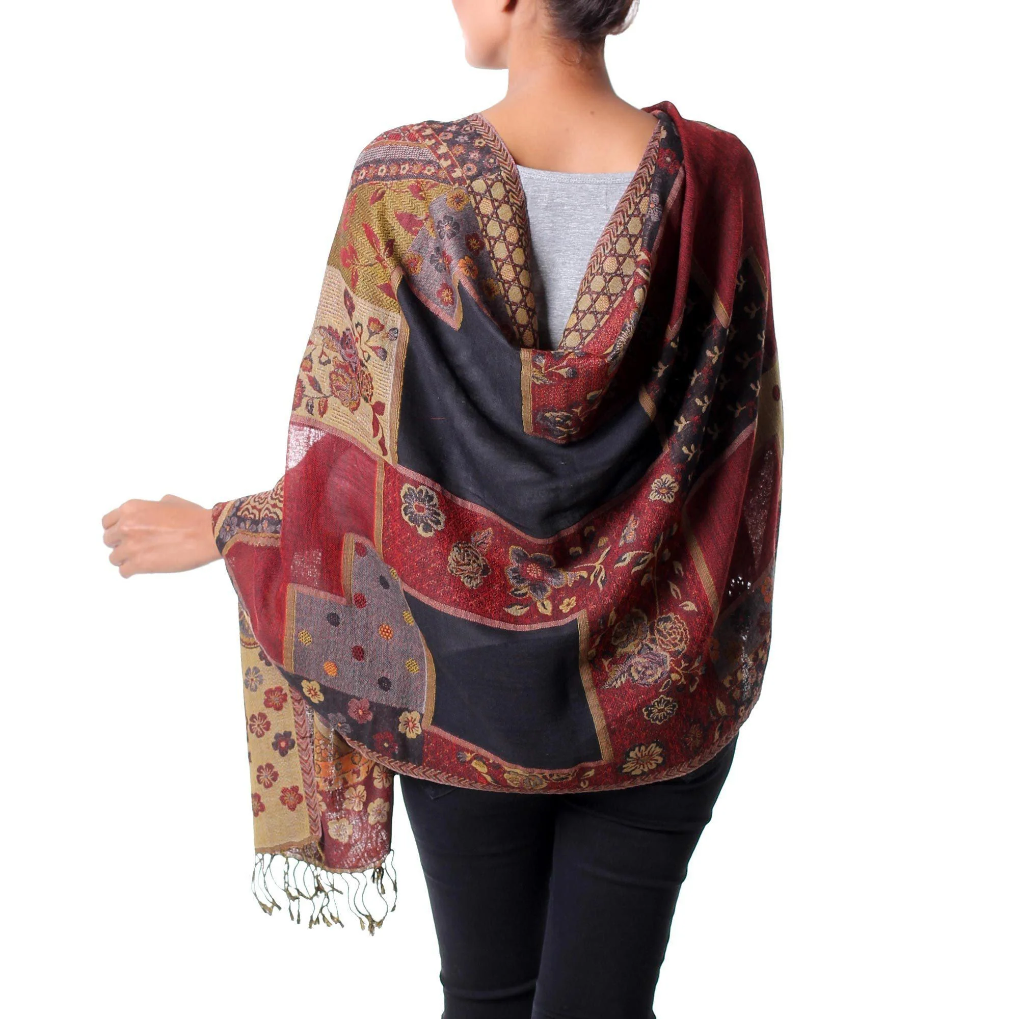 Handcrafted Jamawar Wool Shawl - Image 3