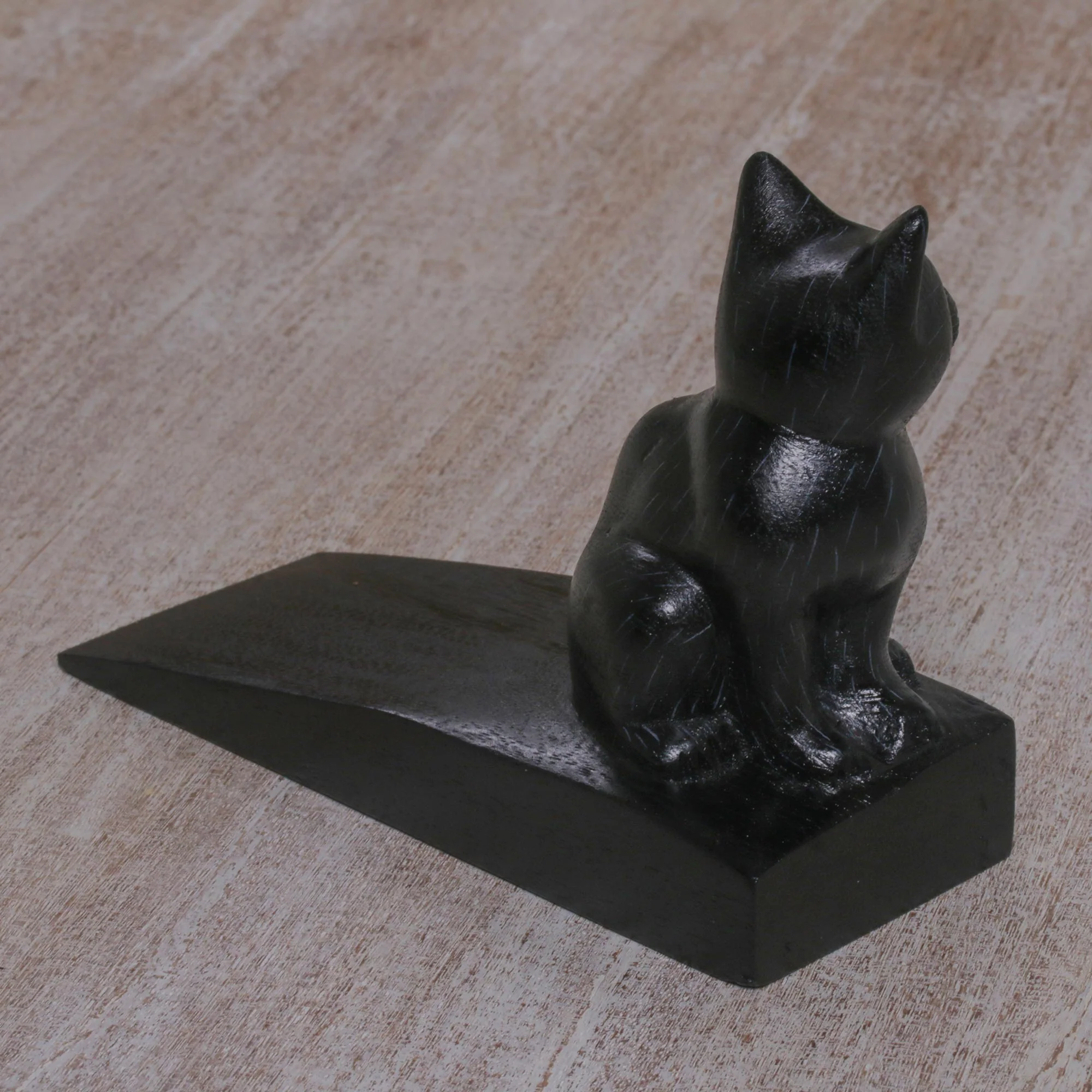 Helpful Kitten In Black Wood Doorstop - Image 4