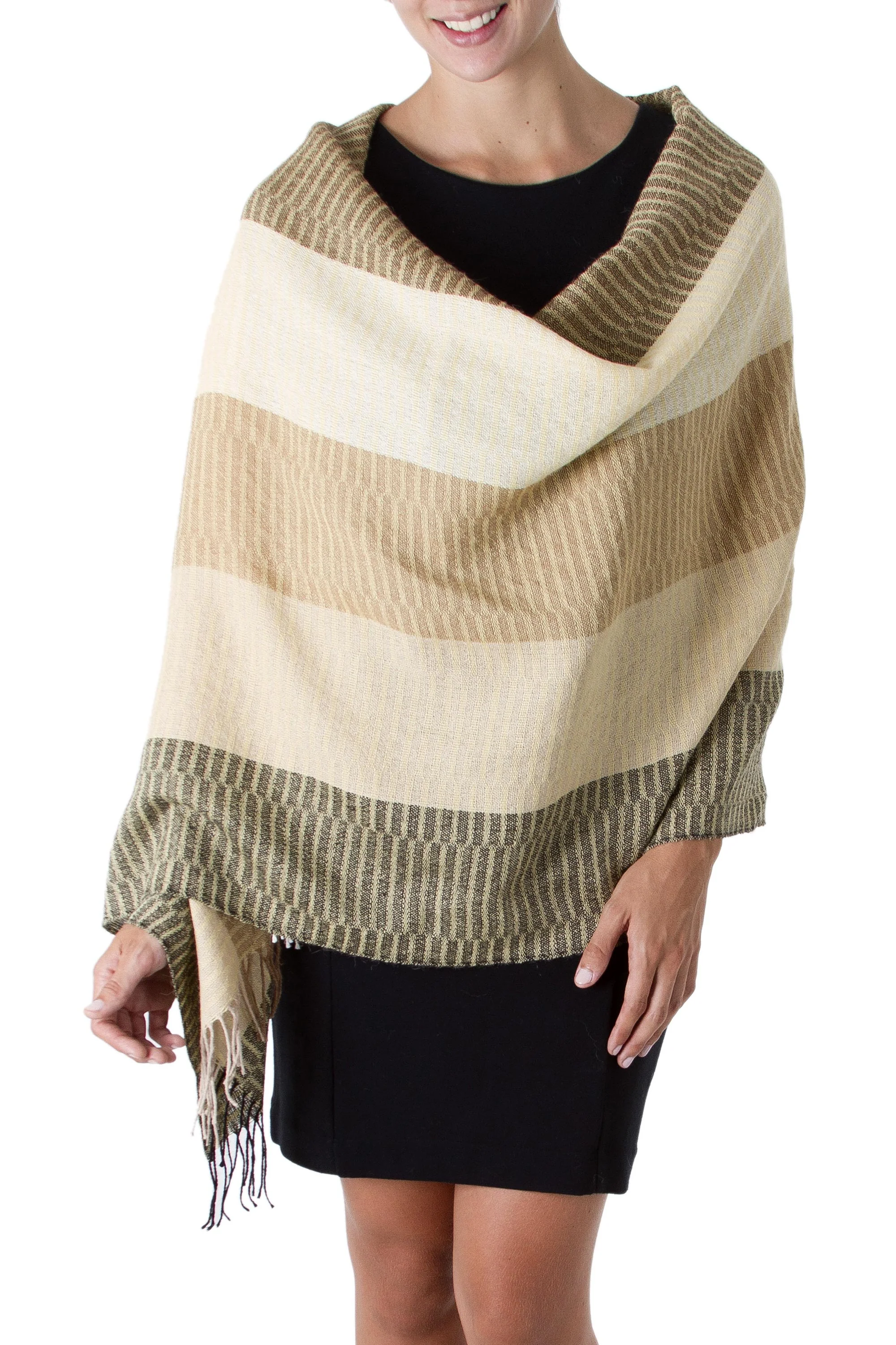 Huancayo Warmth Handmade Peruvian Alpaca Wool Patterned Shawl - Image 2