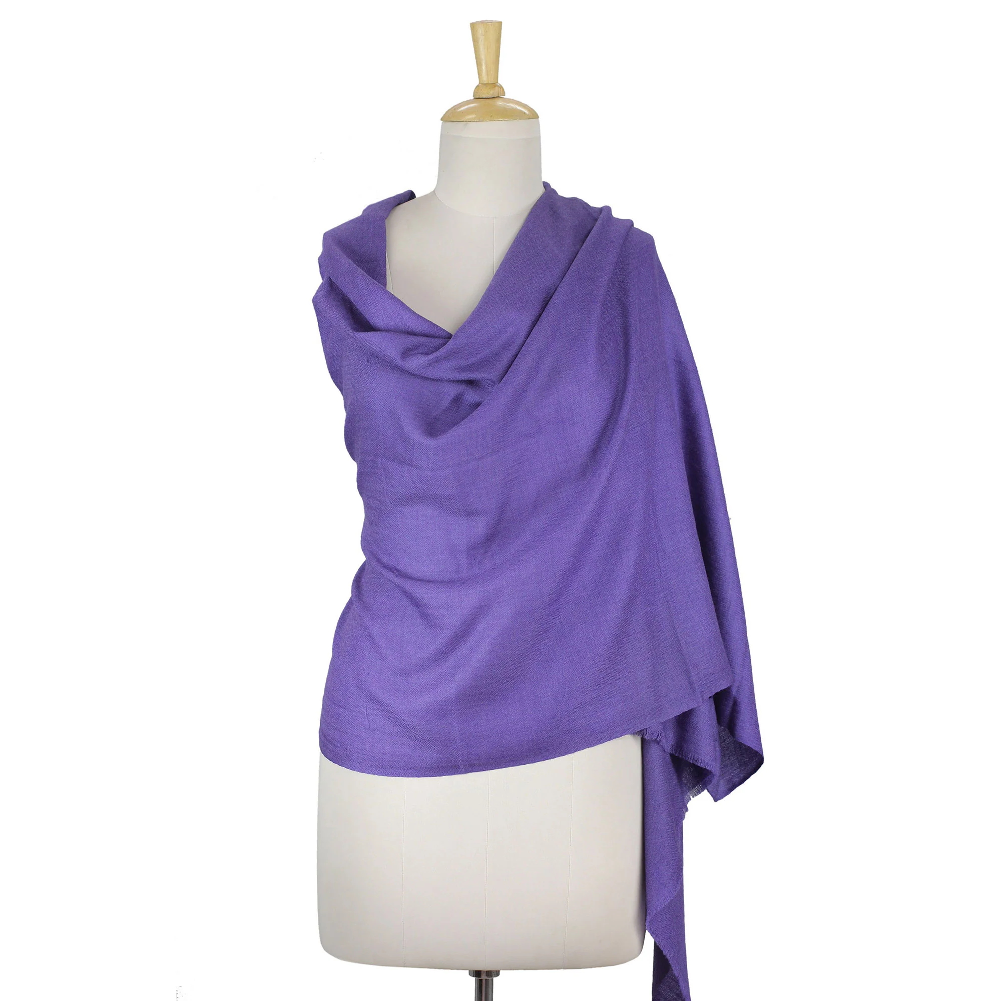 Kashmiri Diamonds in Lavender Handcrafted Wool Shawl - Image 4