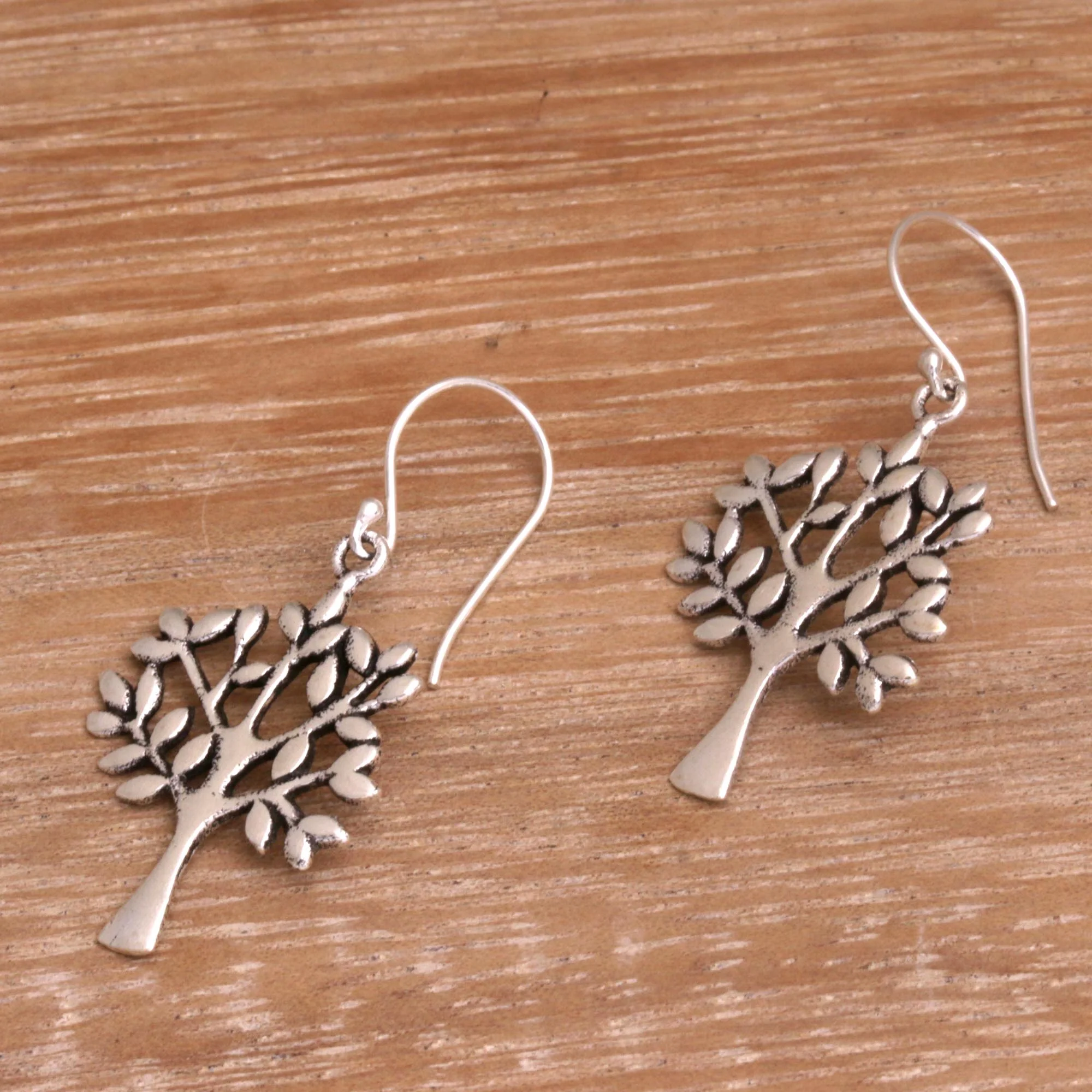 Lemon Trees Silver Dangle Earrings - Image 3