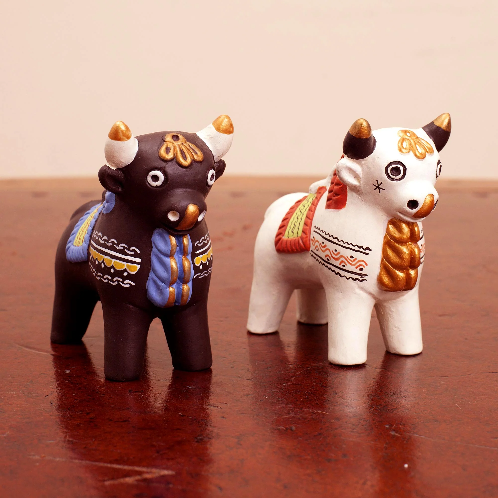 Little Bulls of Pucara Ornate Brown and White Andean Bull Figurines (Pair) - Image 3