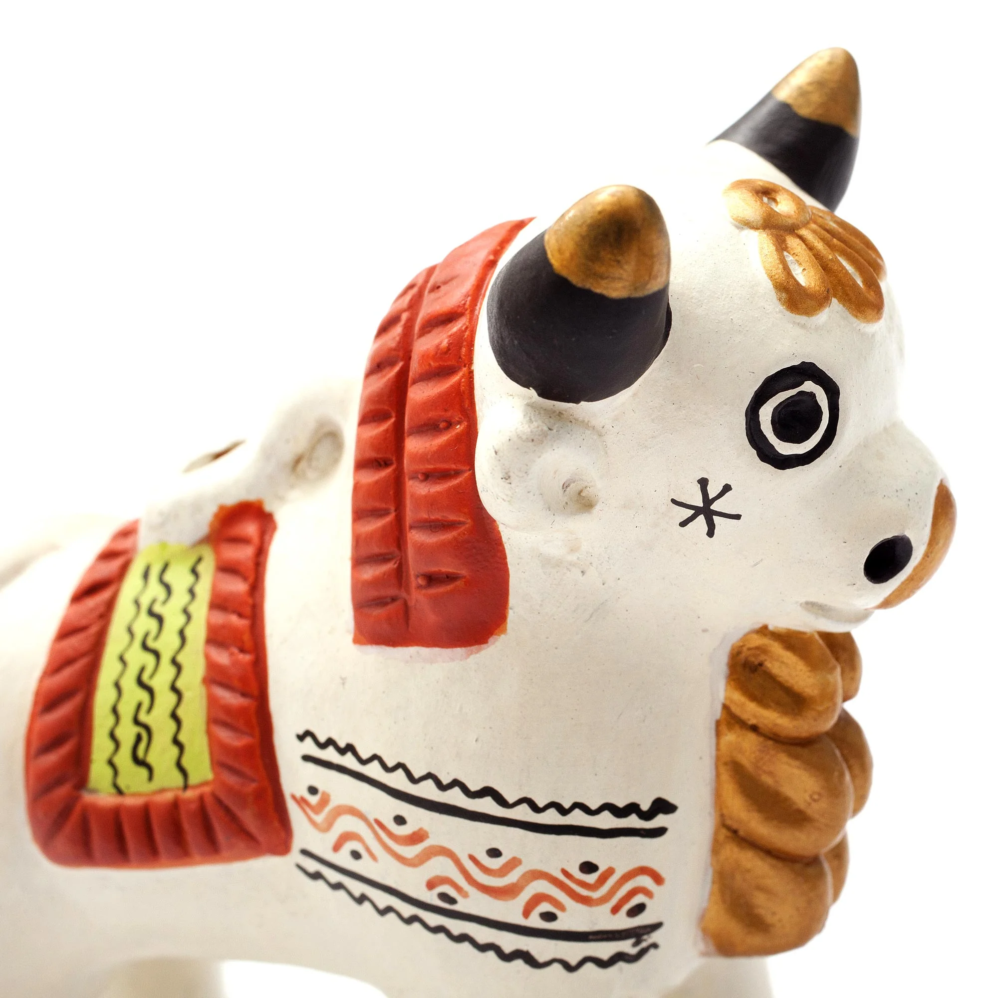 Little Bulls of Pucara Ornate Brown and White Andean Bull Figurines (Pair) - Image 5